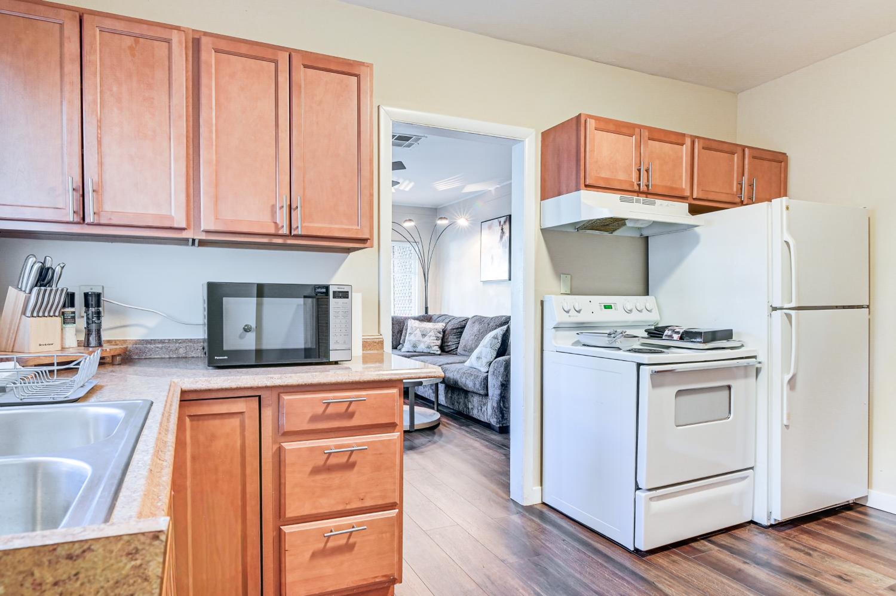 Walkable Haven 1 Mi to Dtwn Phoenix and Chase Field!