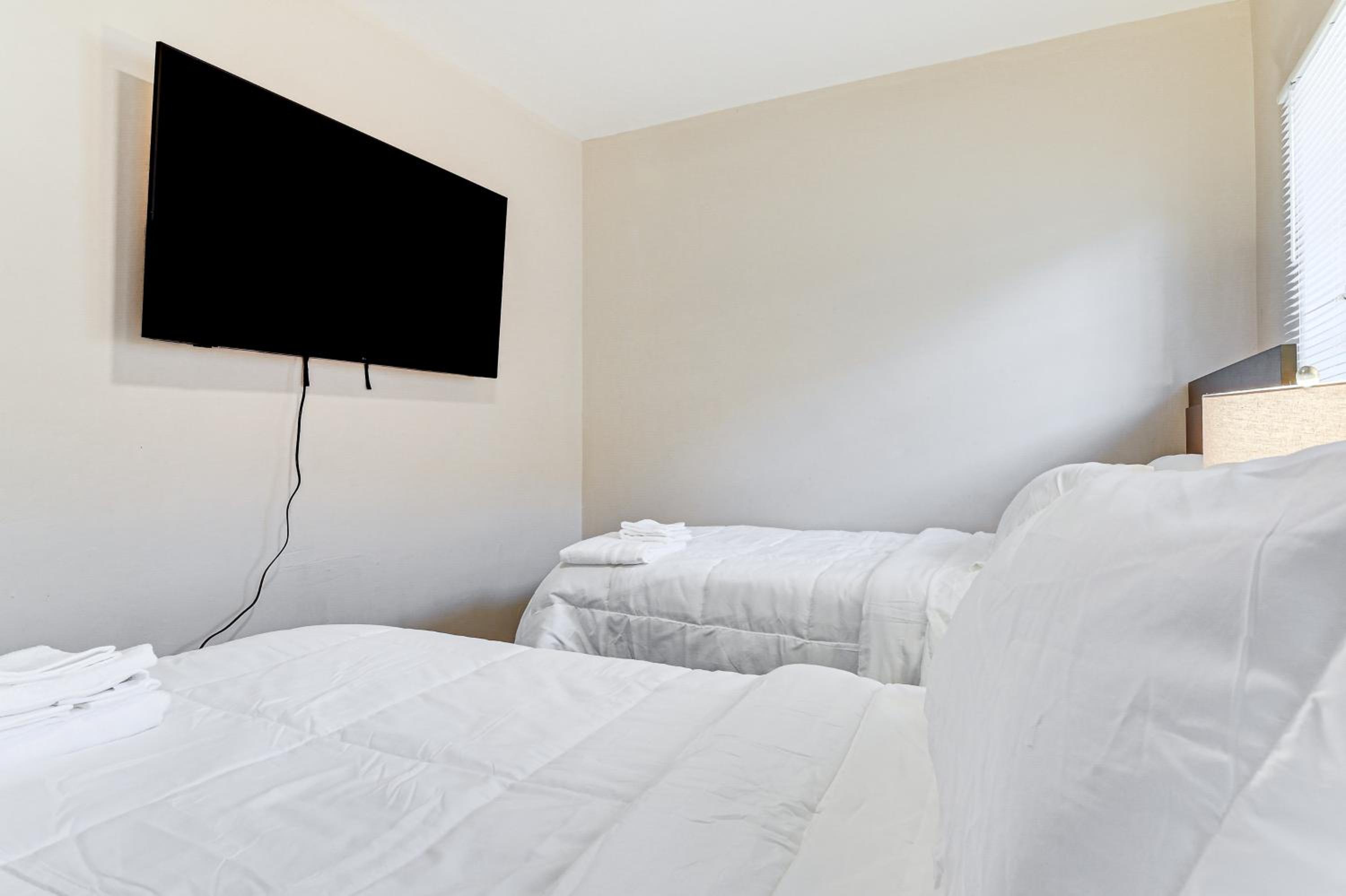 Walkable Haven 1 Mi to Dtwn Phoenix and Chase Field!