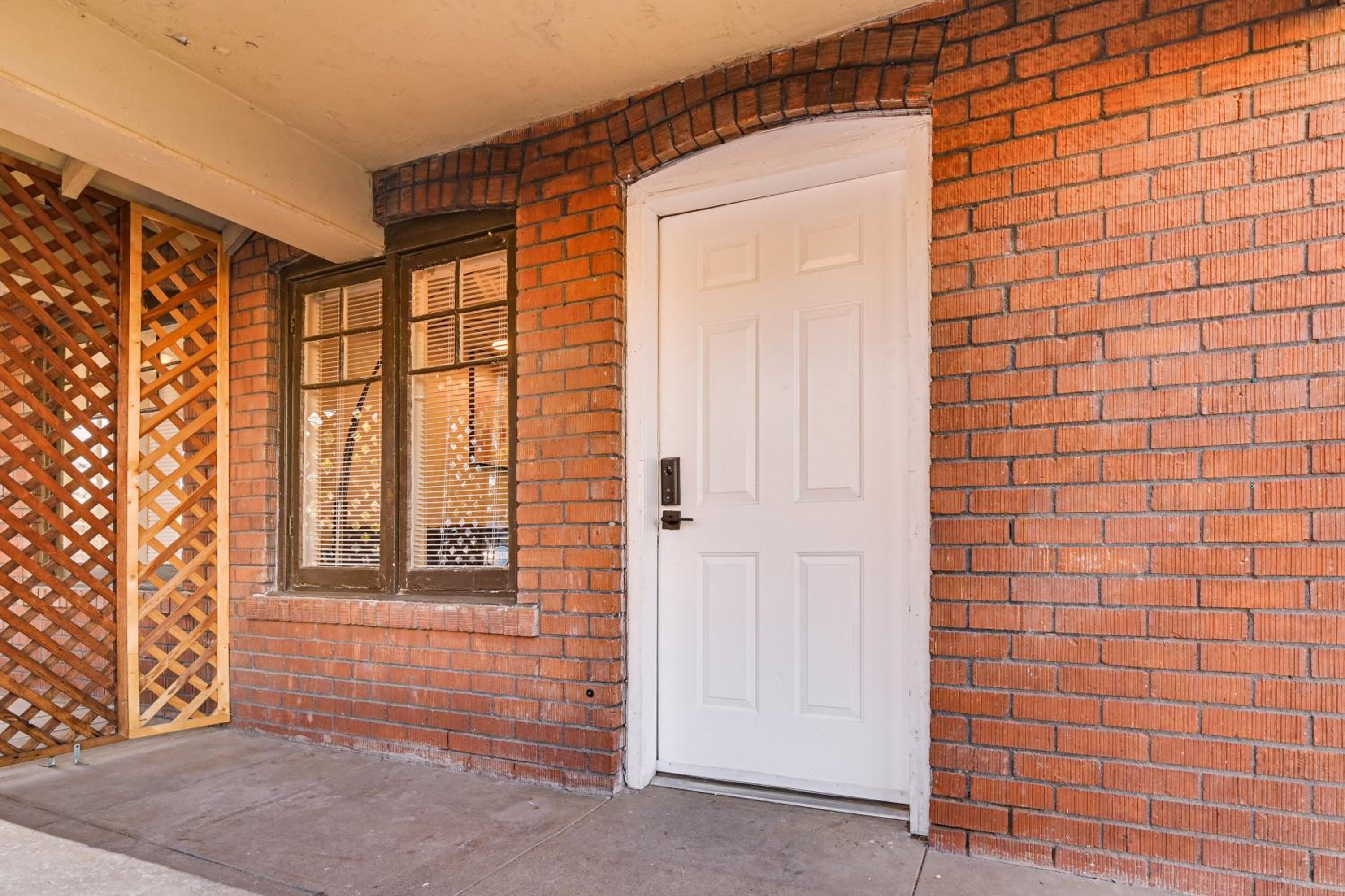 Walkable Haven 1 Mi to Dtwn Phoenix and Chase Field!