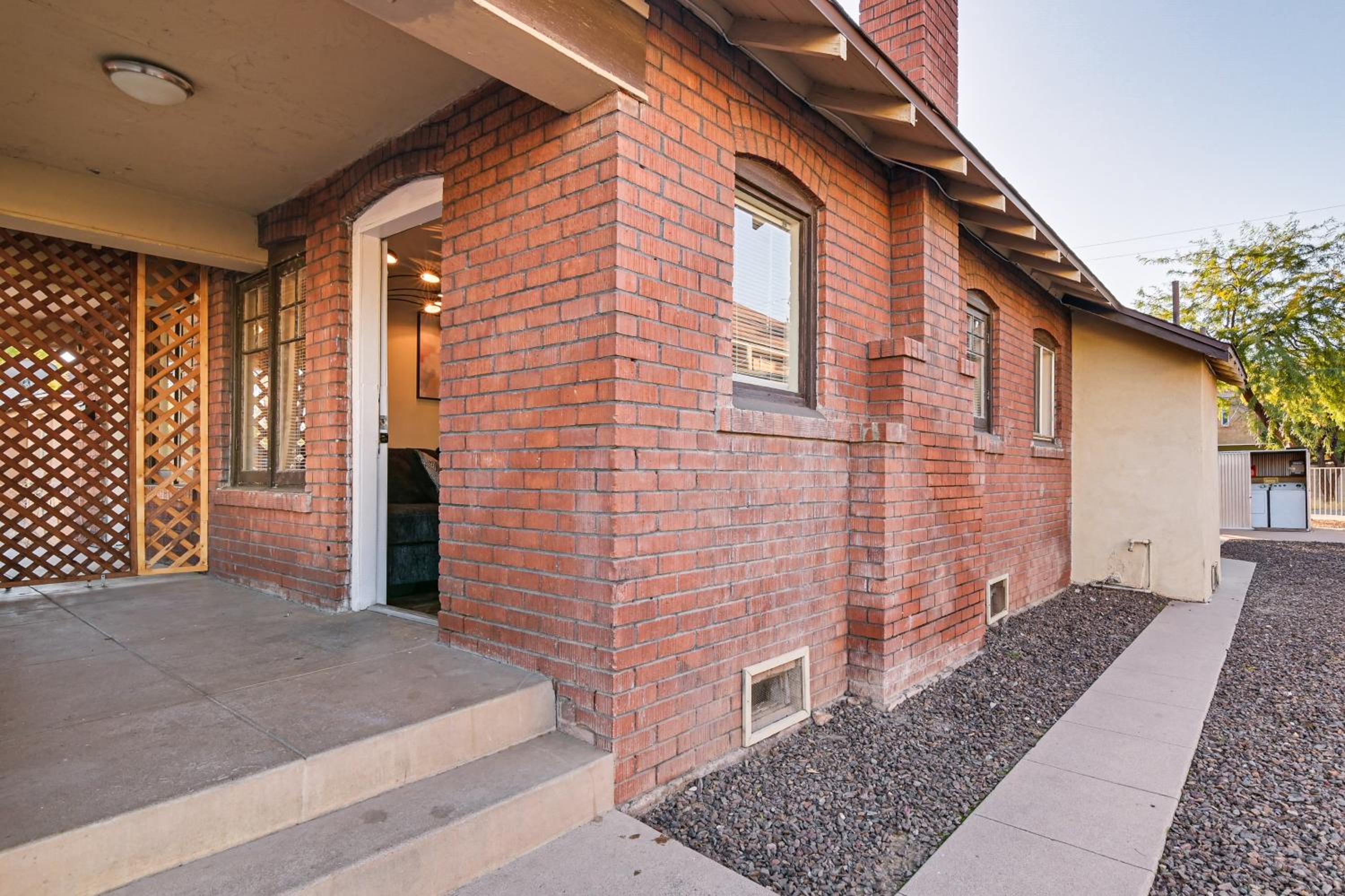 Walkable Haven 1 Mi to Dtwn Phoenix and Chase Field!