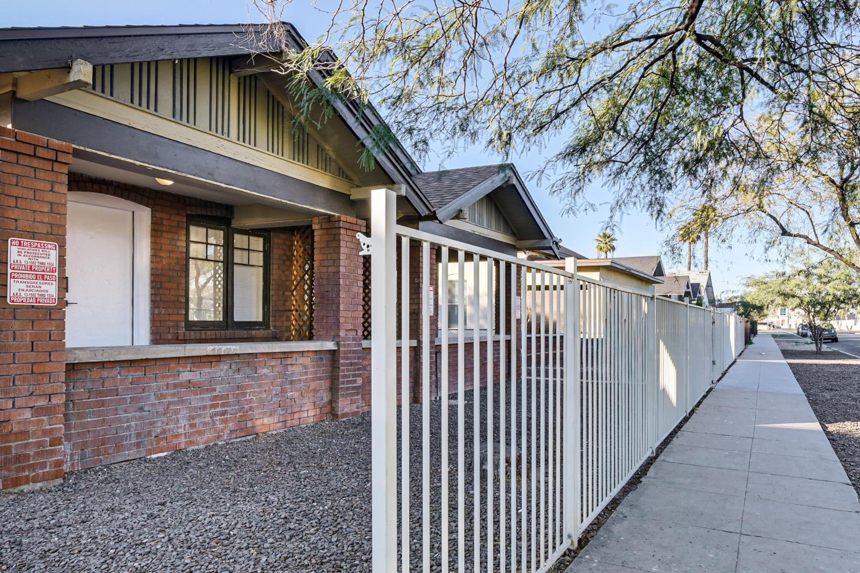 Walkable Haven 1 Mi to Dtwn Phoenix and Chase Field!