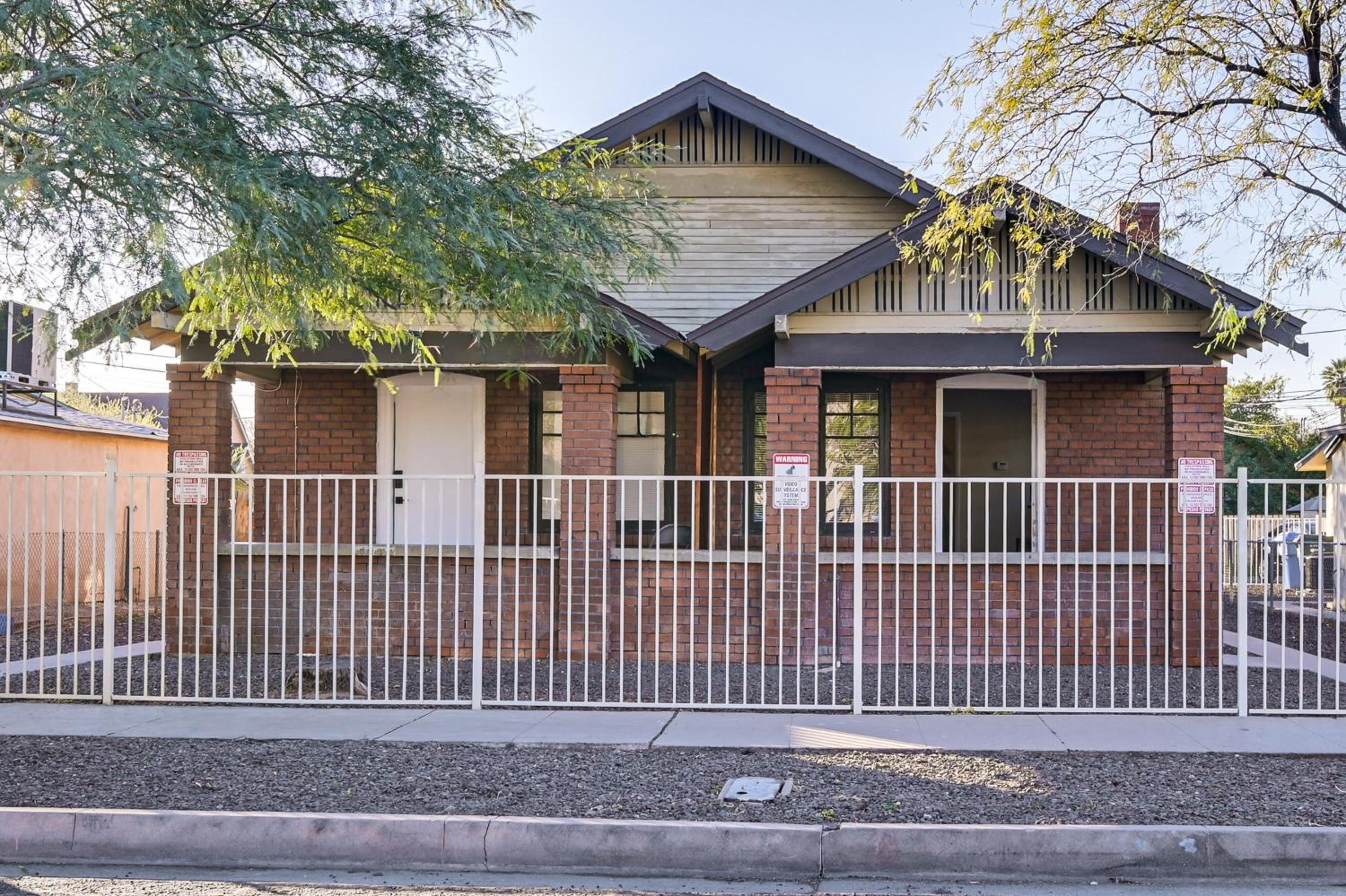 Walkable Haven 1 Mi to Dtwn Phoenix and Chase Field!