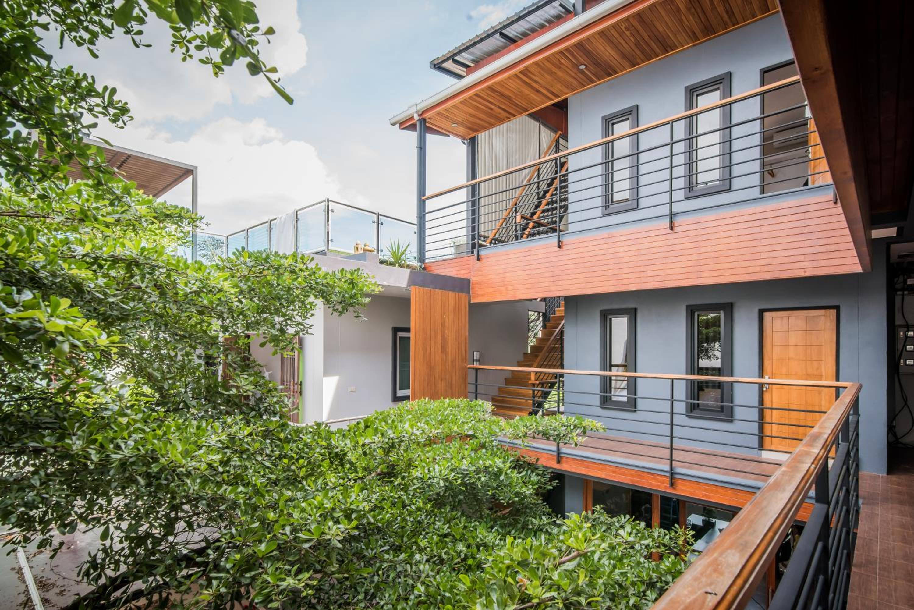 Hotel Le Terrarium Bed & Sleep Chiang Rai - Image 1