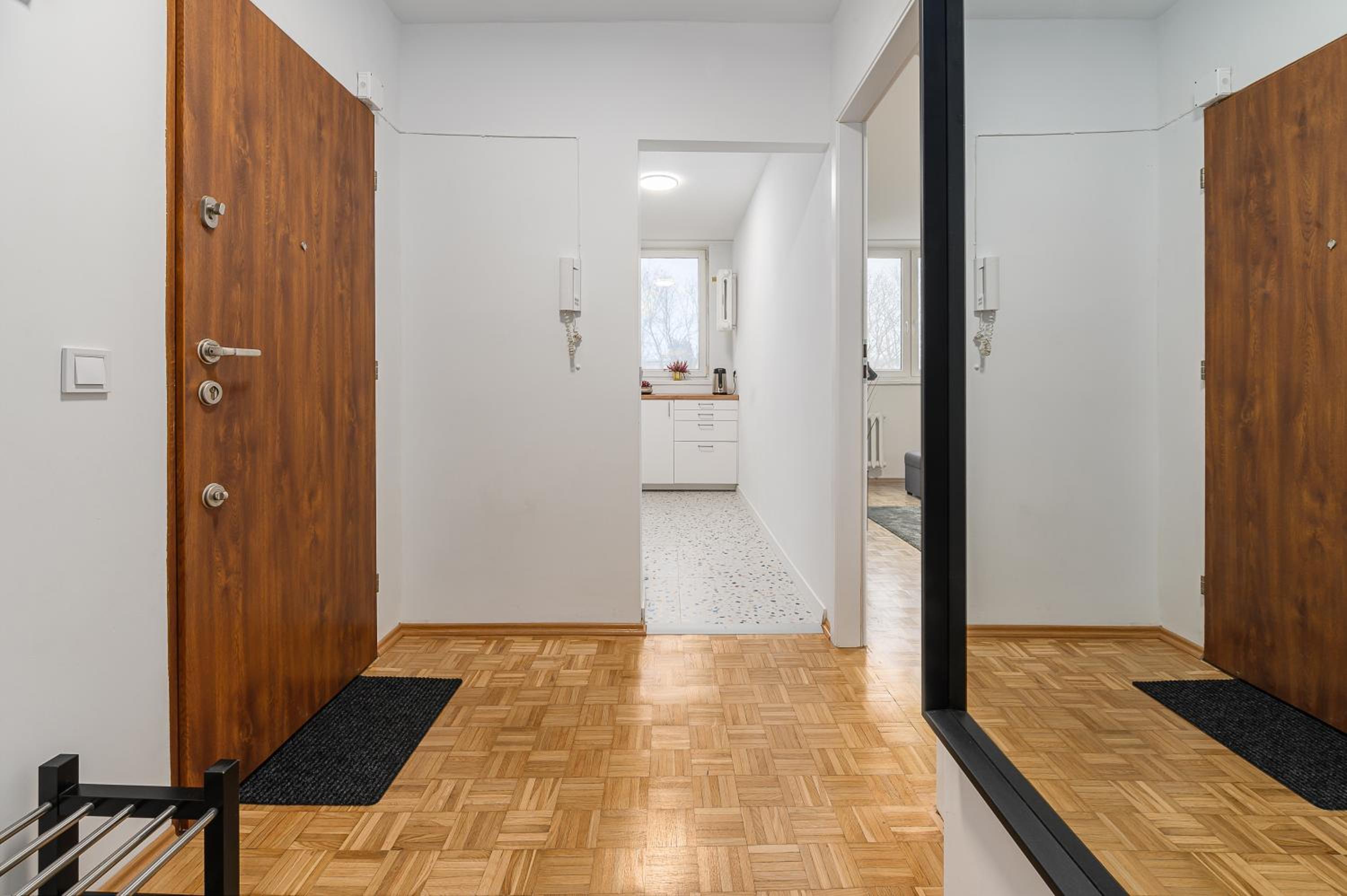 Lumina bright apartment near Łazienki Królewskie