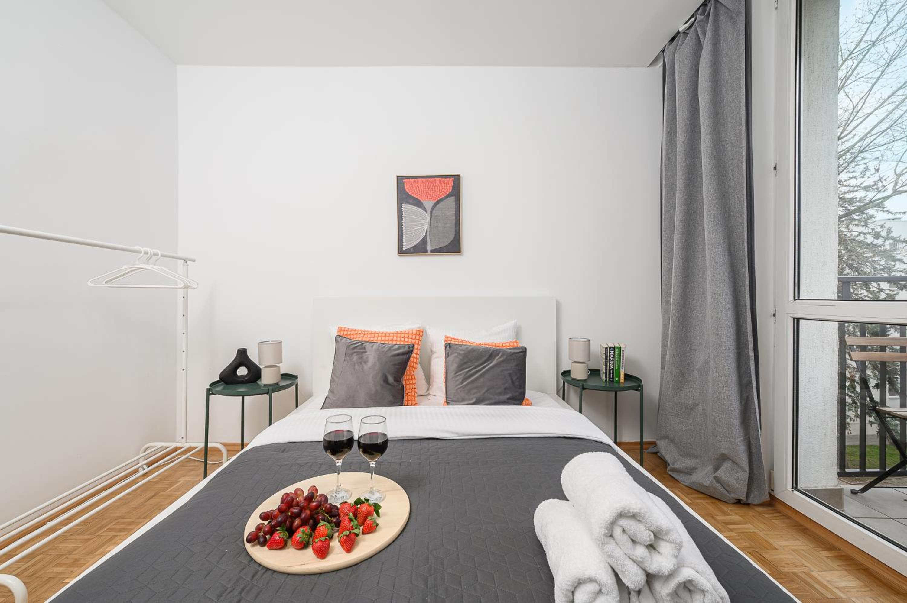 Lumina bright apartment near Łazienki Królewskie