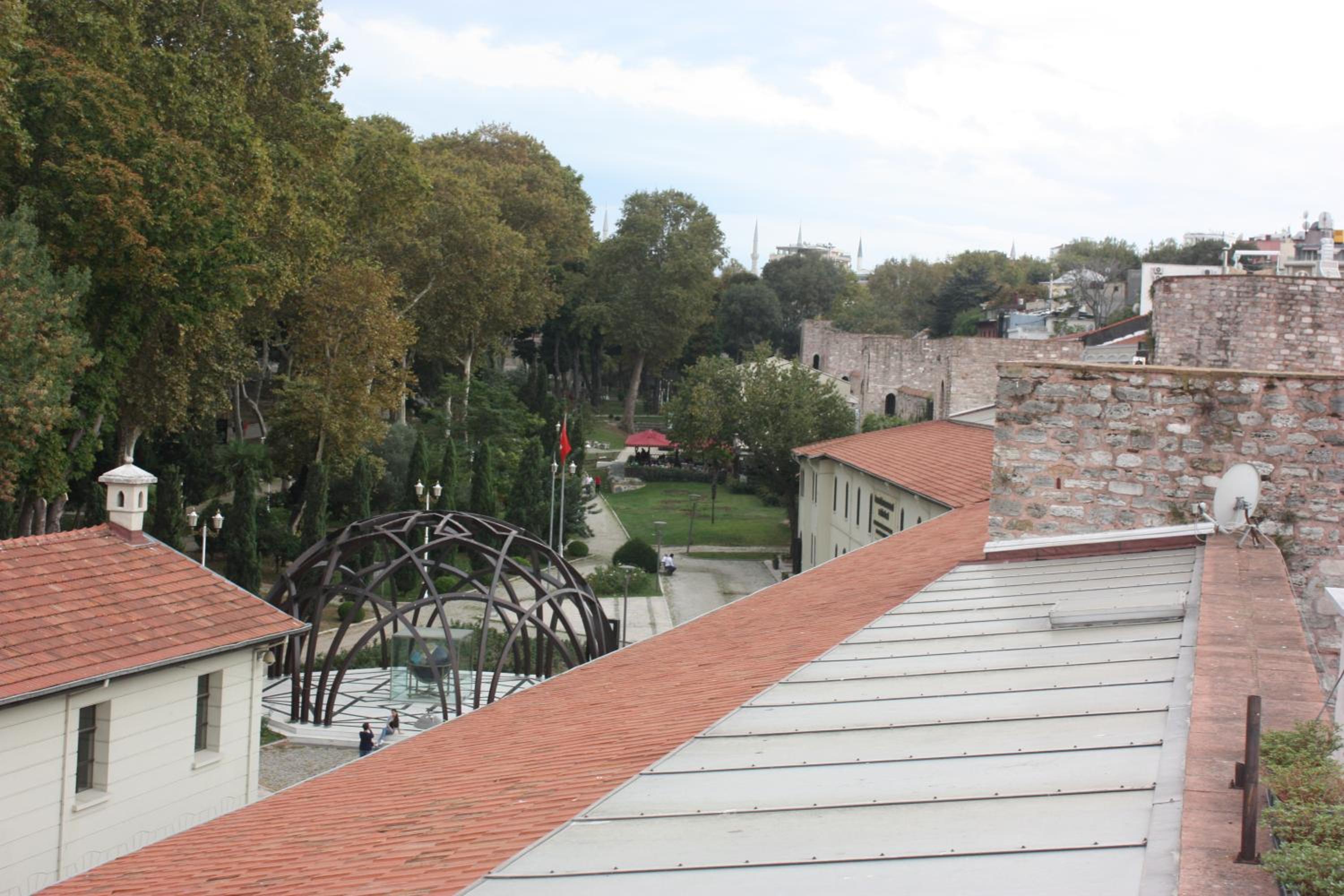 Romantic Mansion - Image 32