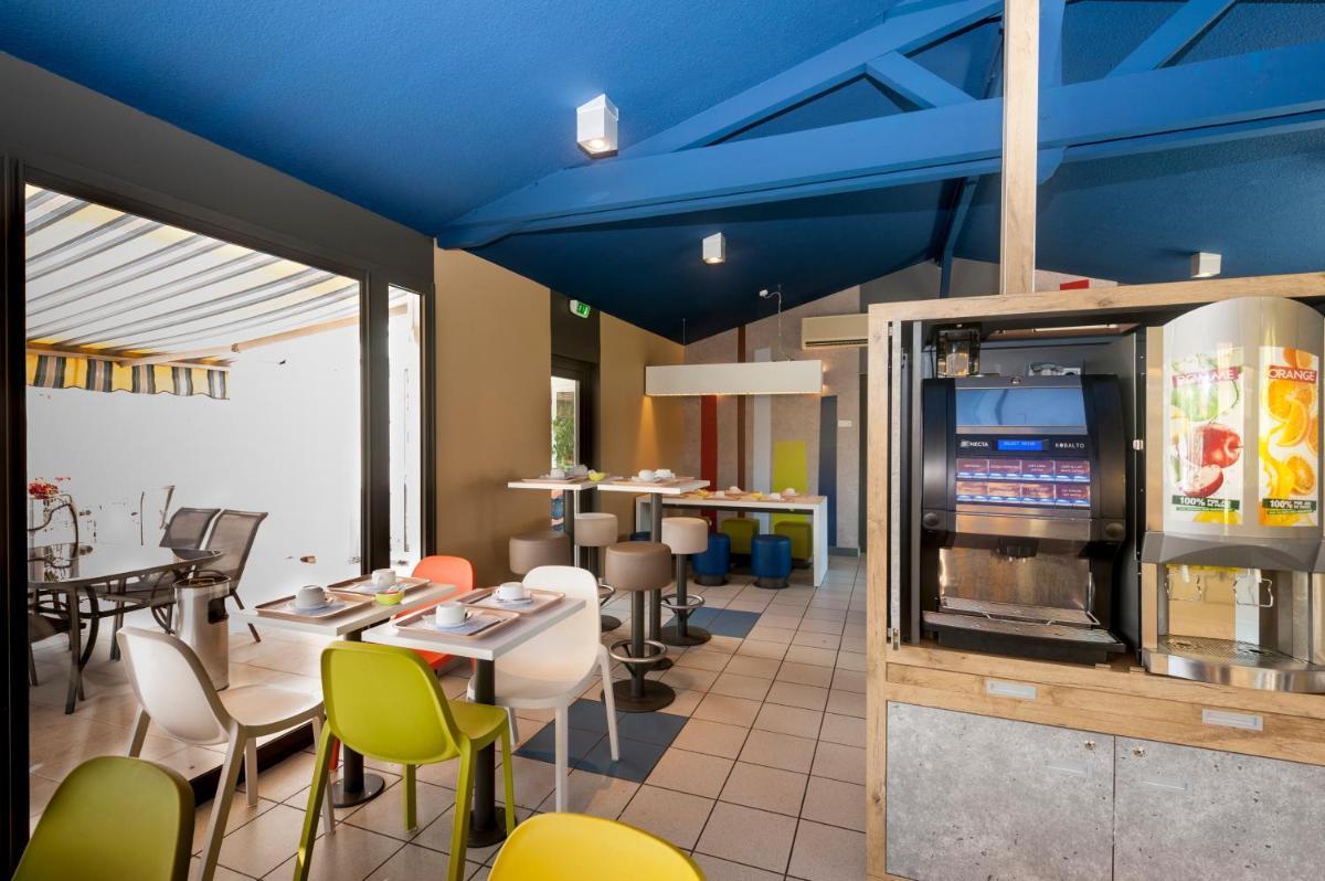 outdoor BBQ area