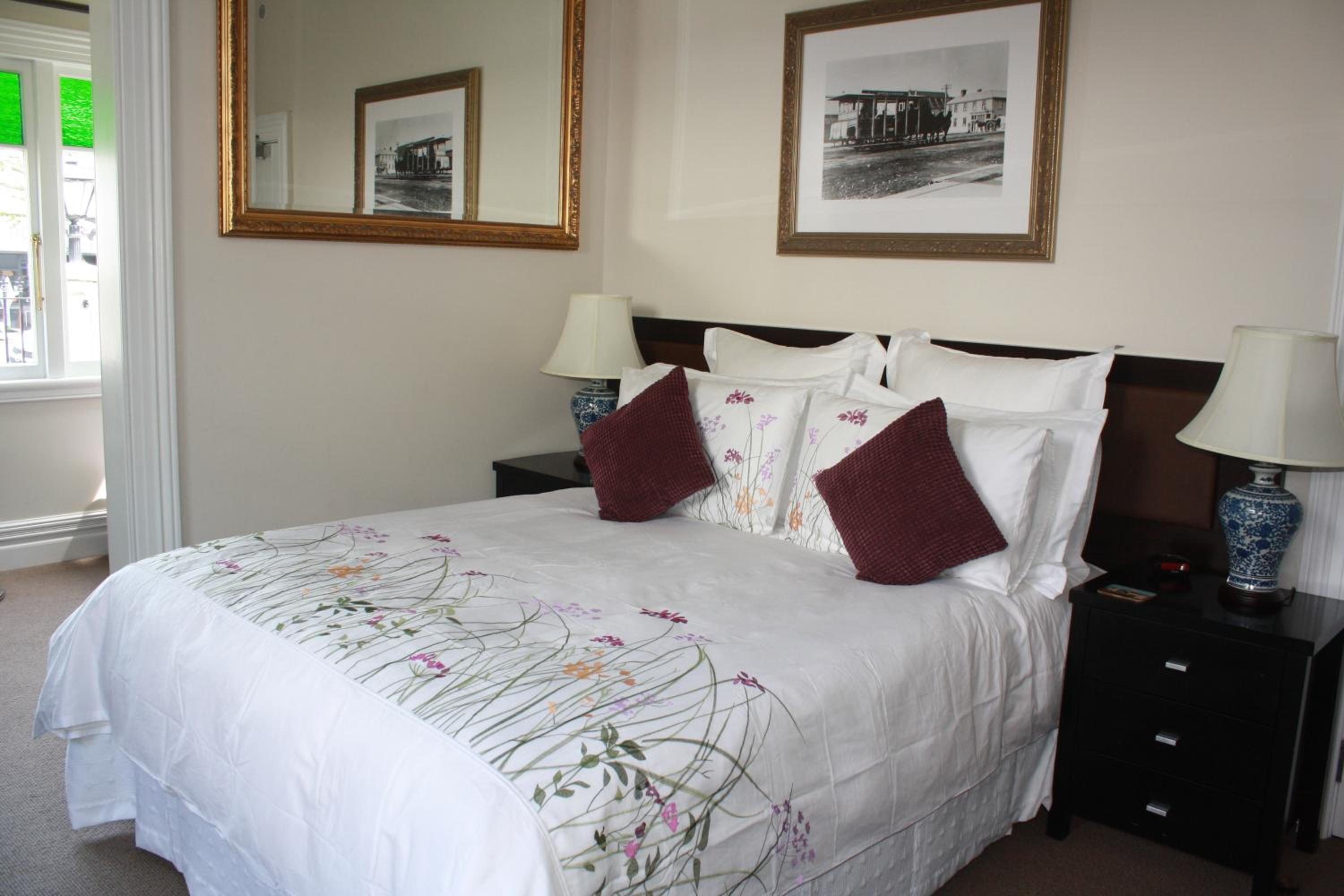 Ponsonby Manor