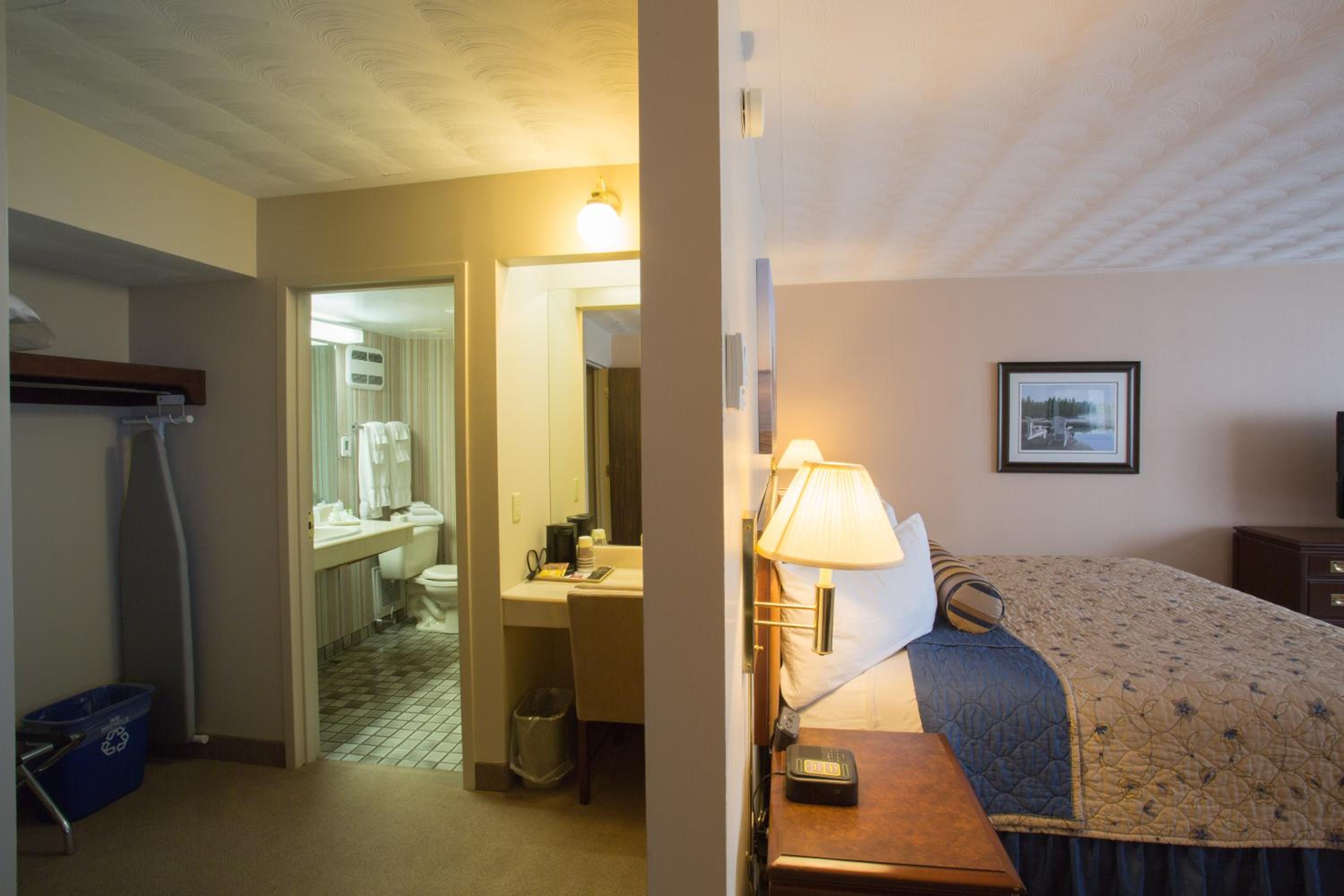 Fredericton Vacations - The Fredericton Inn - Property Image 2