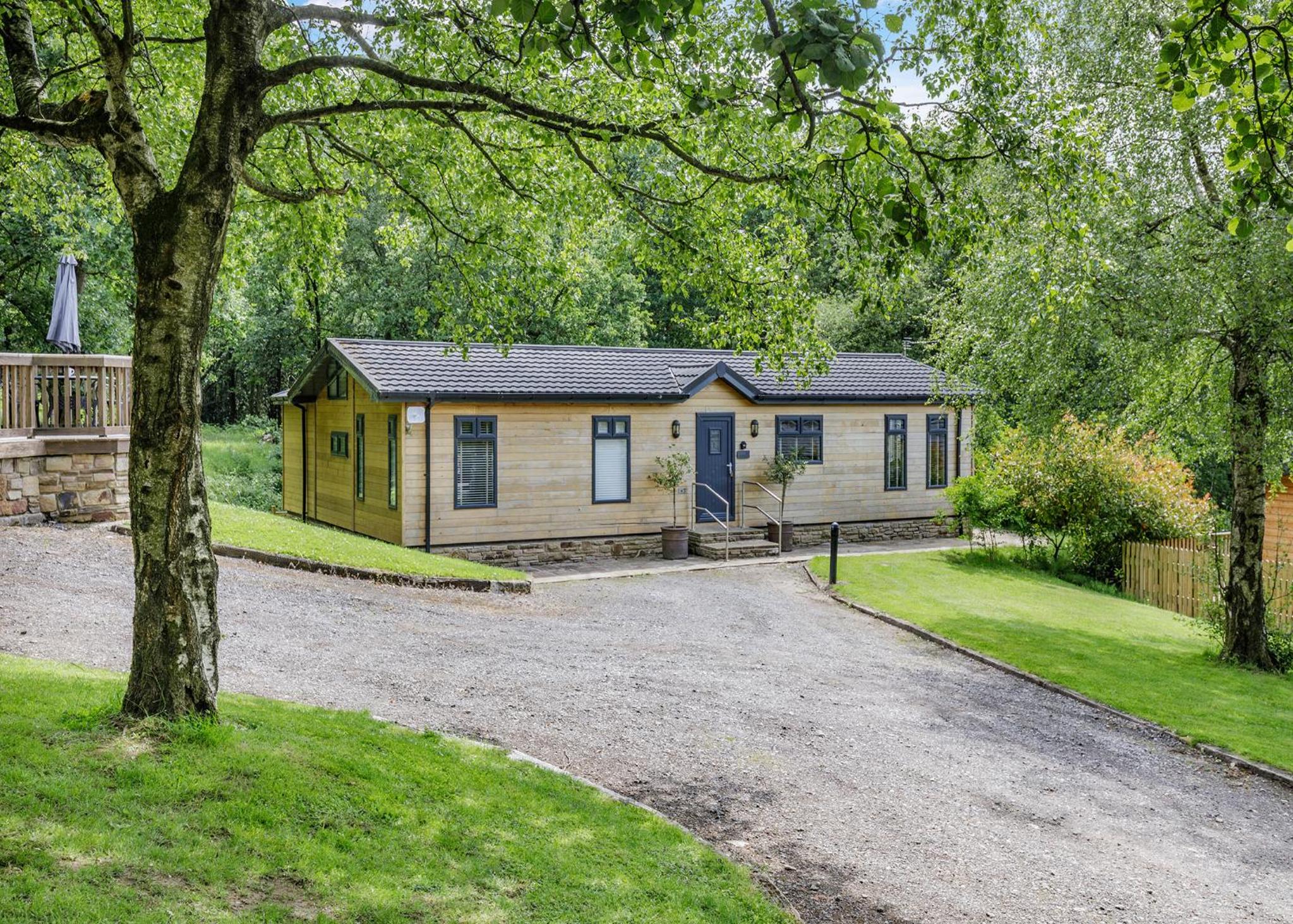 Charlesworth Lodges