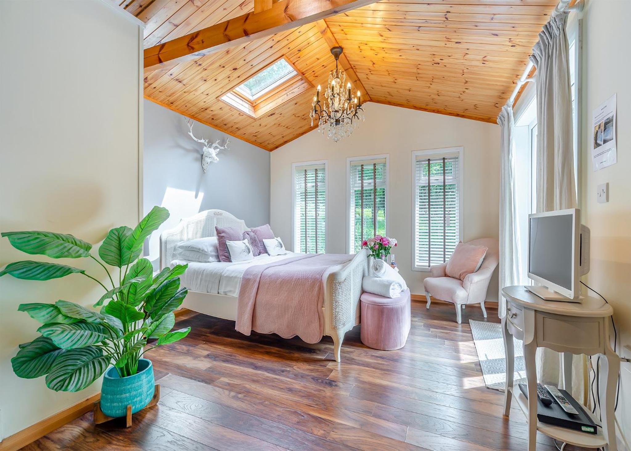 Charlesworth Lodges