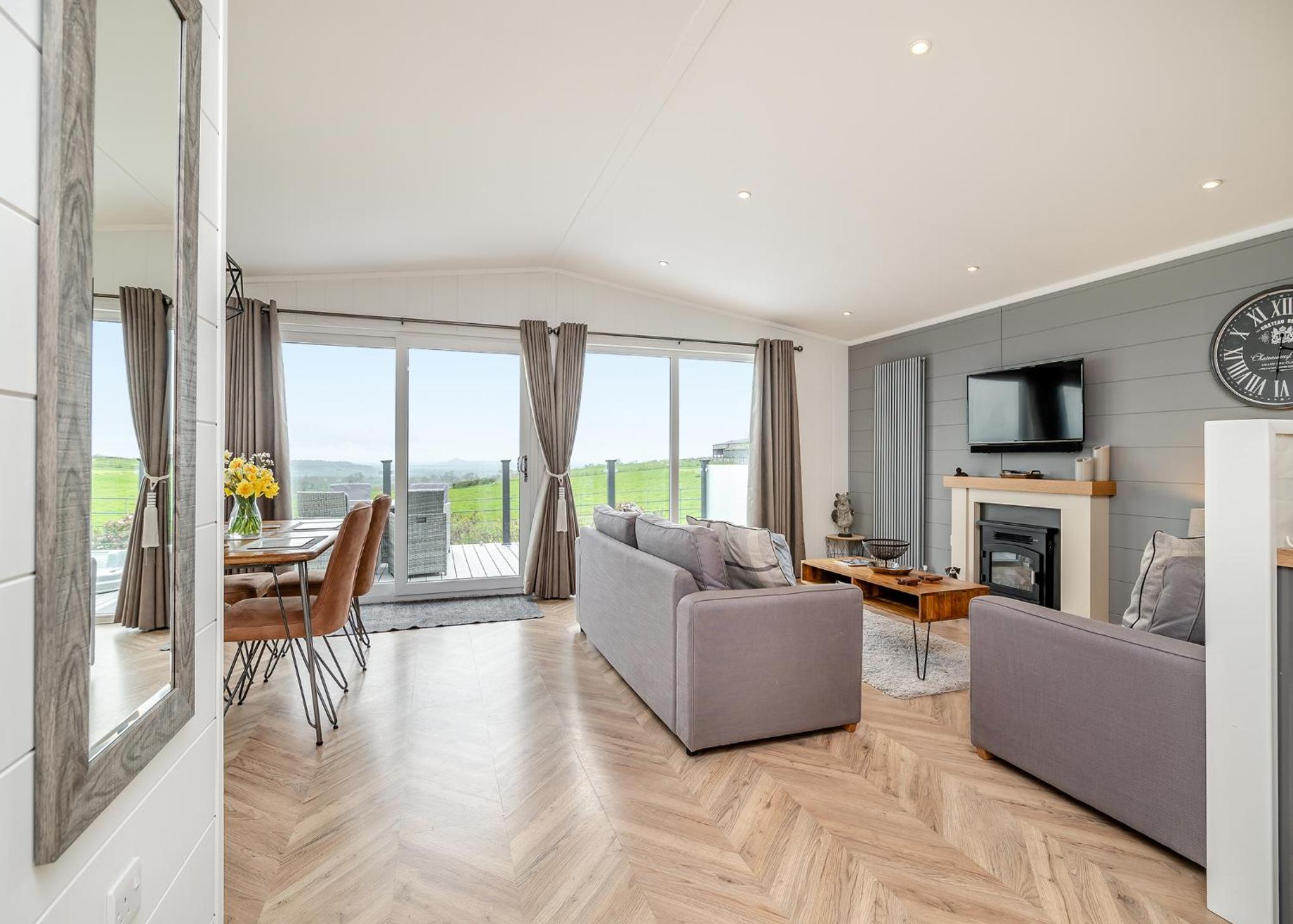 Midsomer Lodges