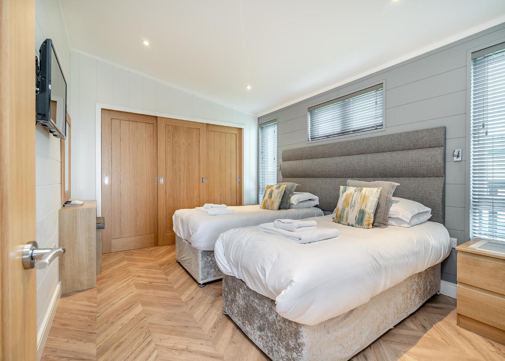 Midsomer Lodges