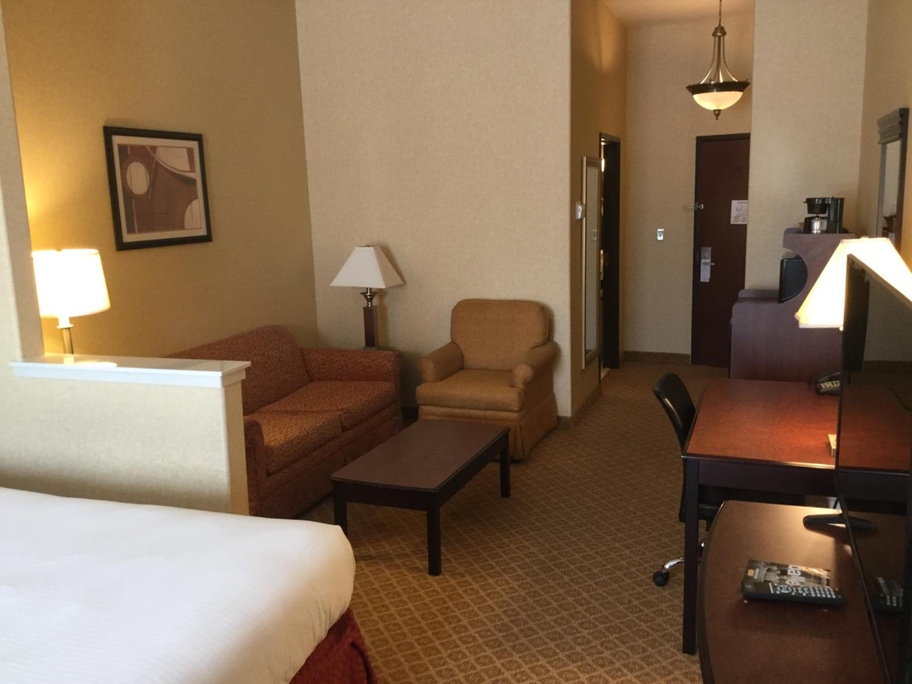 Longview Vacations - Holiday Inn Express Suites Longview South I-20, an IHG Hotel - Property Image 27