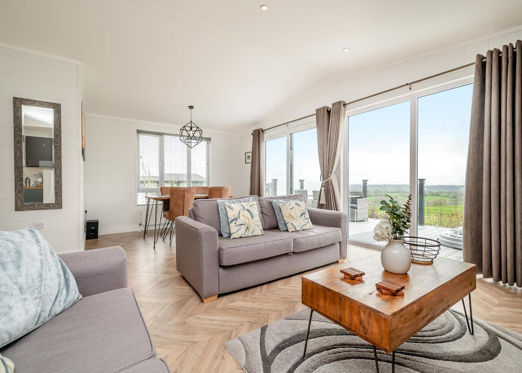 Midsomer Lodges