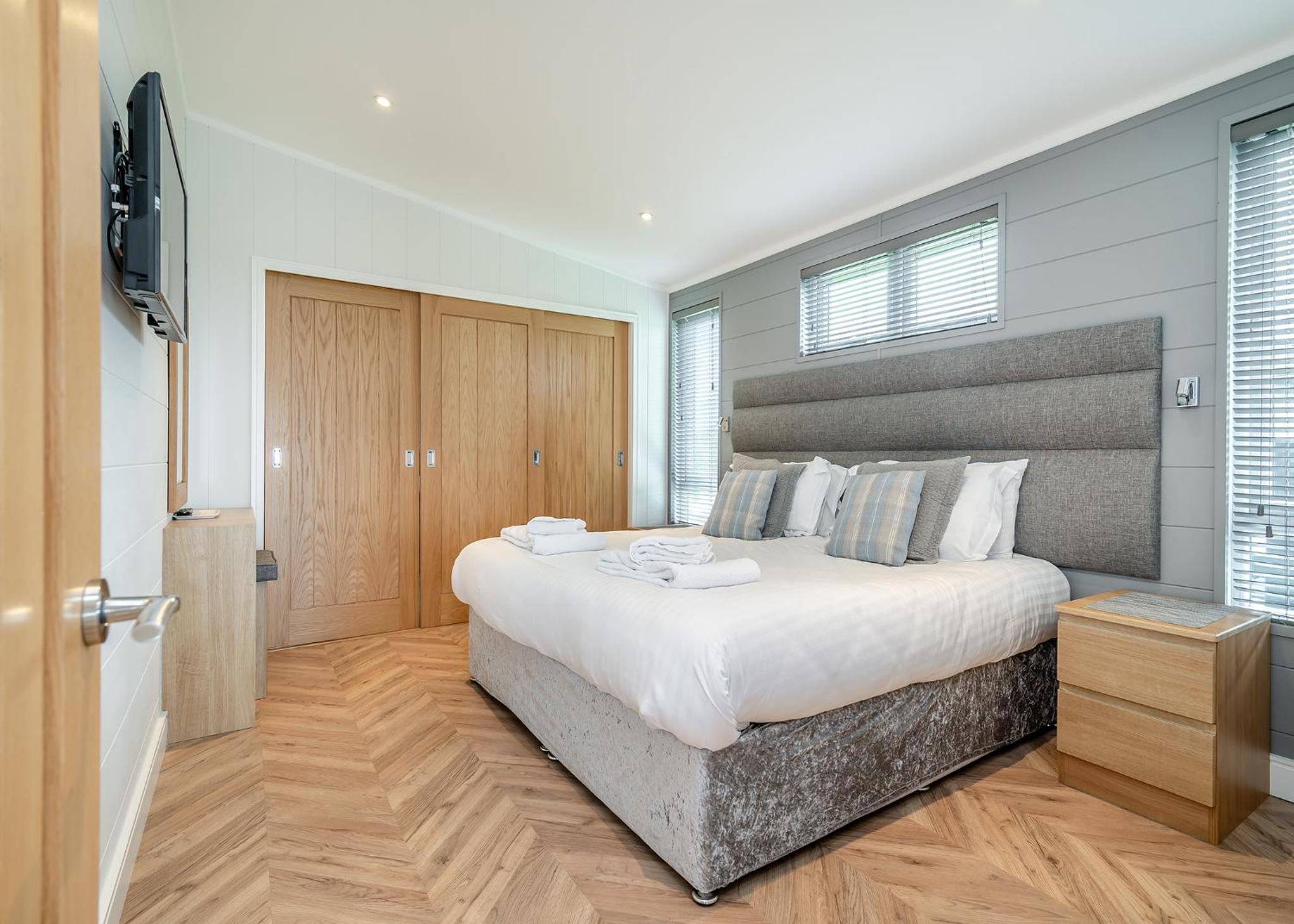 Midsomer Lodges