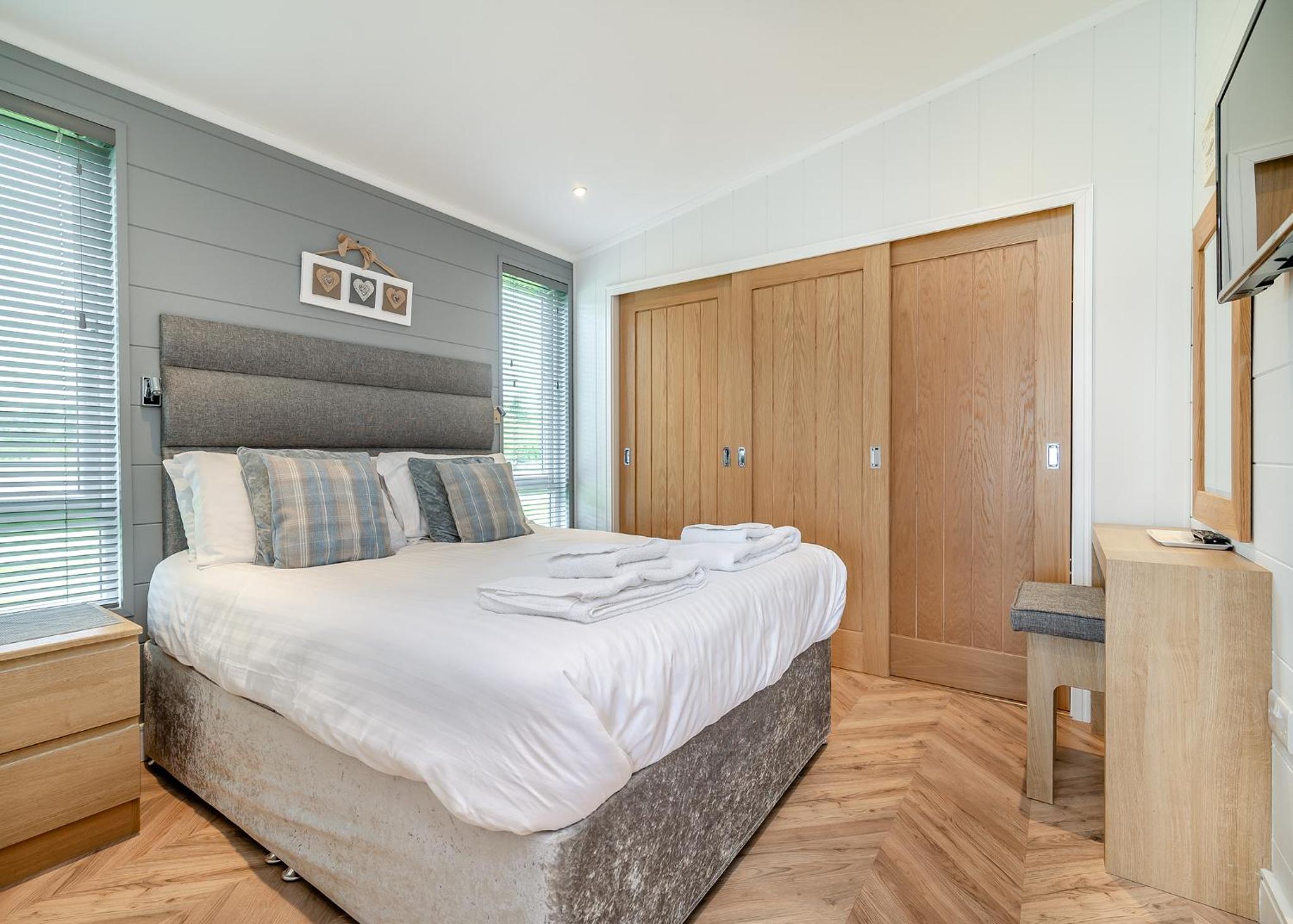 Midsomer Lodges