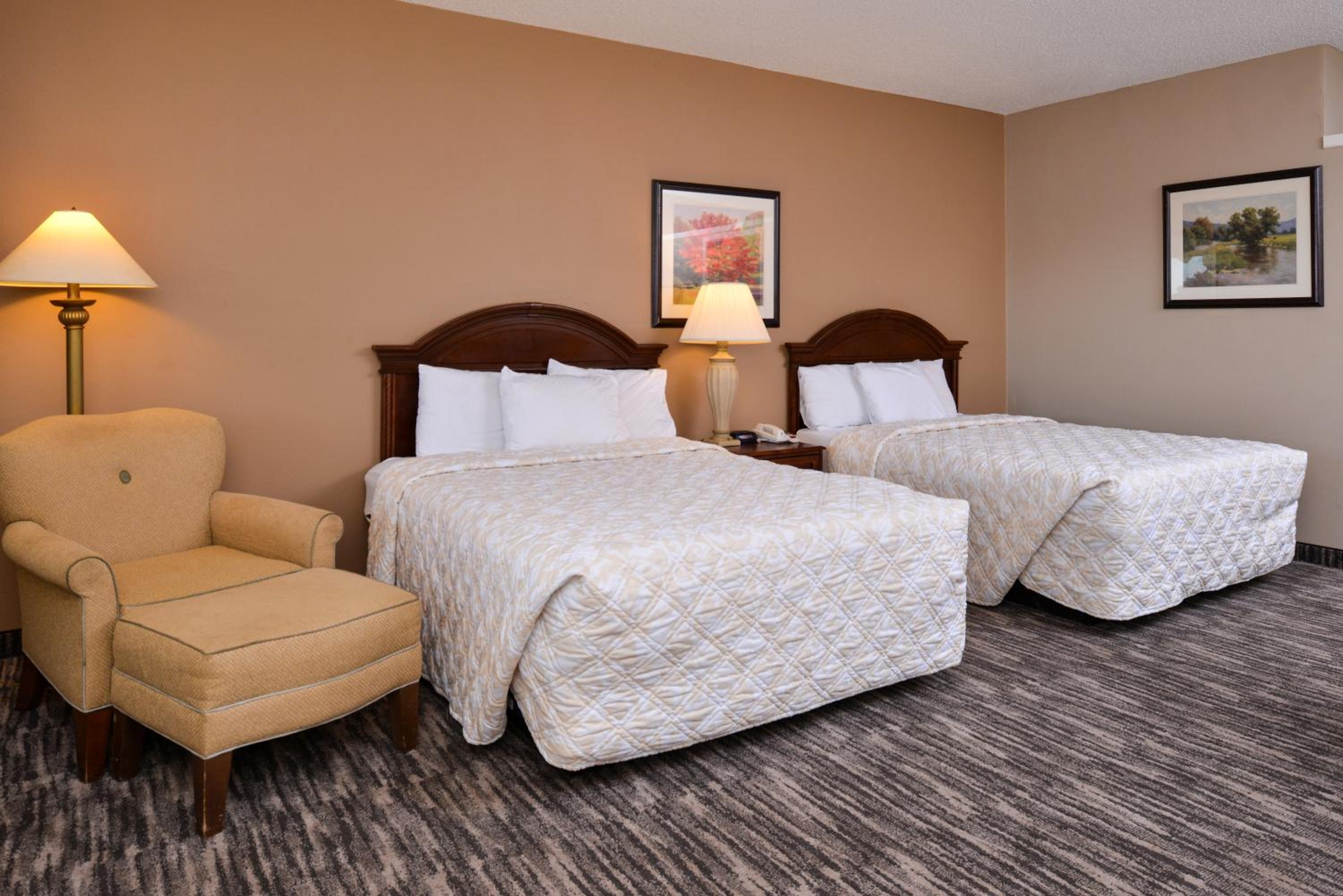 Sweetwater Vacations - Ranch House Motel - Property Image 2