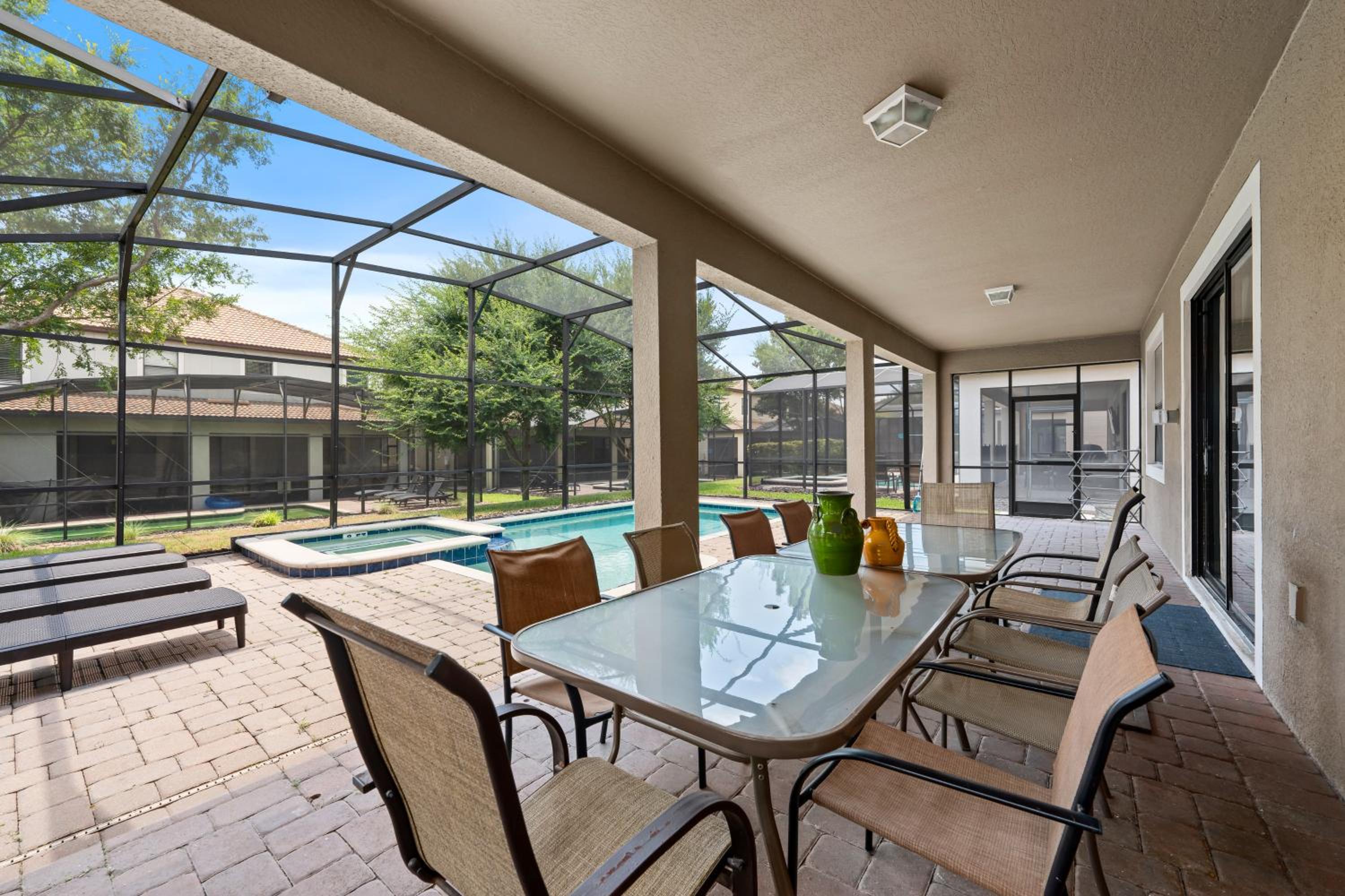 Resort Stay w Pool and Amazing Amenities