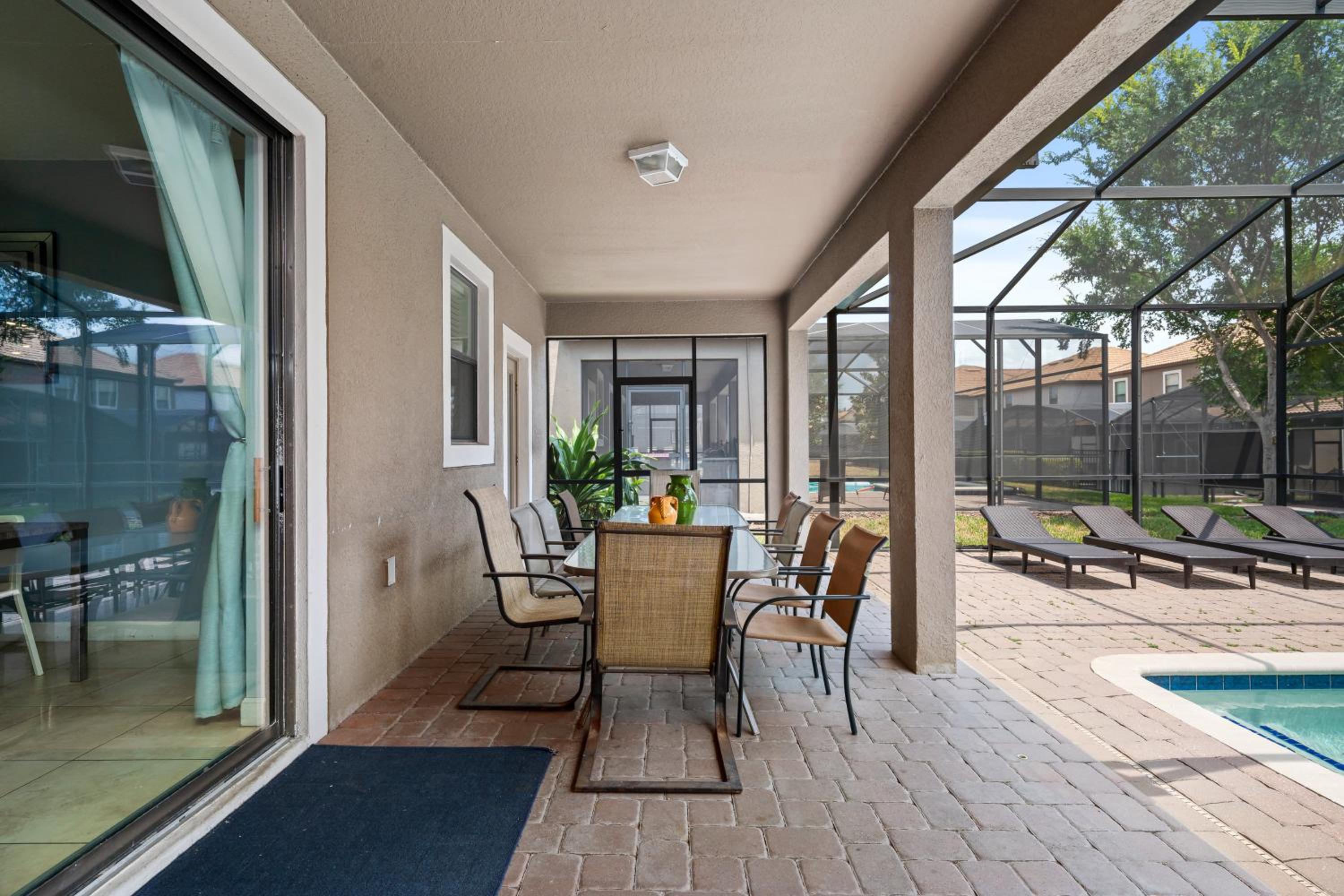 Resort Stay w Pool and Amazing Amenities
