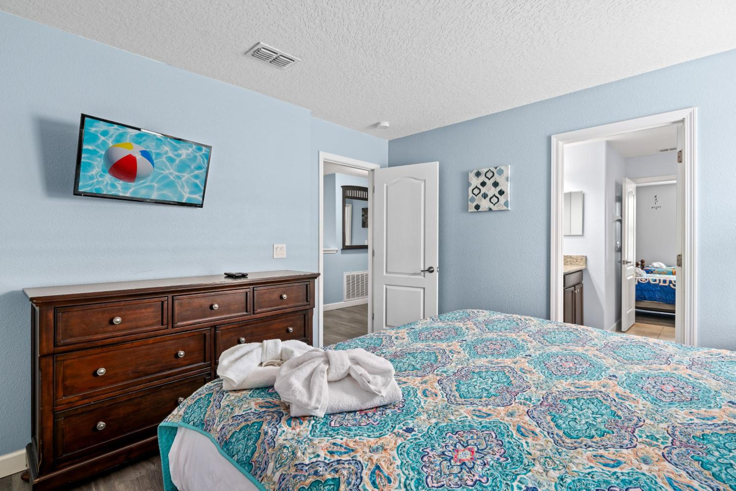Resort Stay w Pool and Amazing Amenities