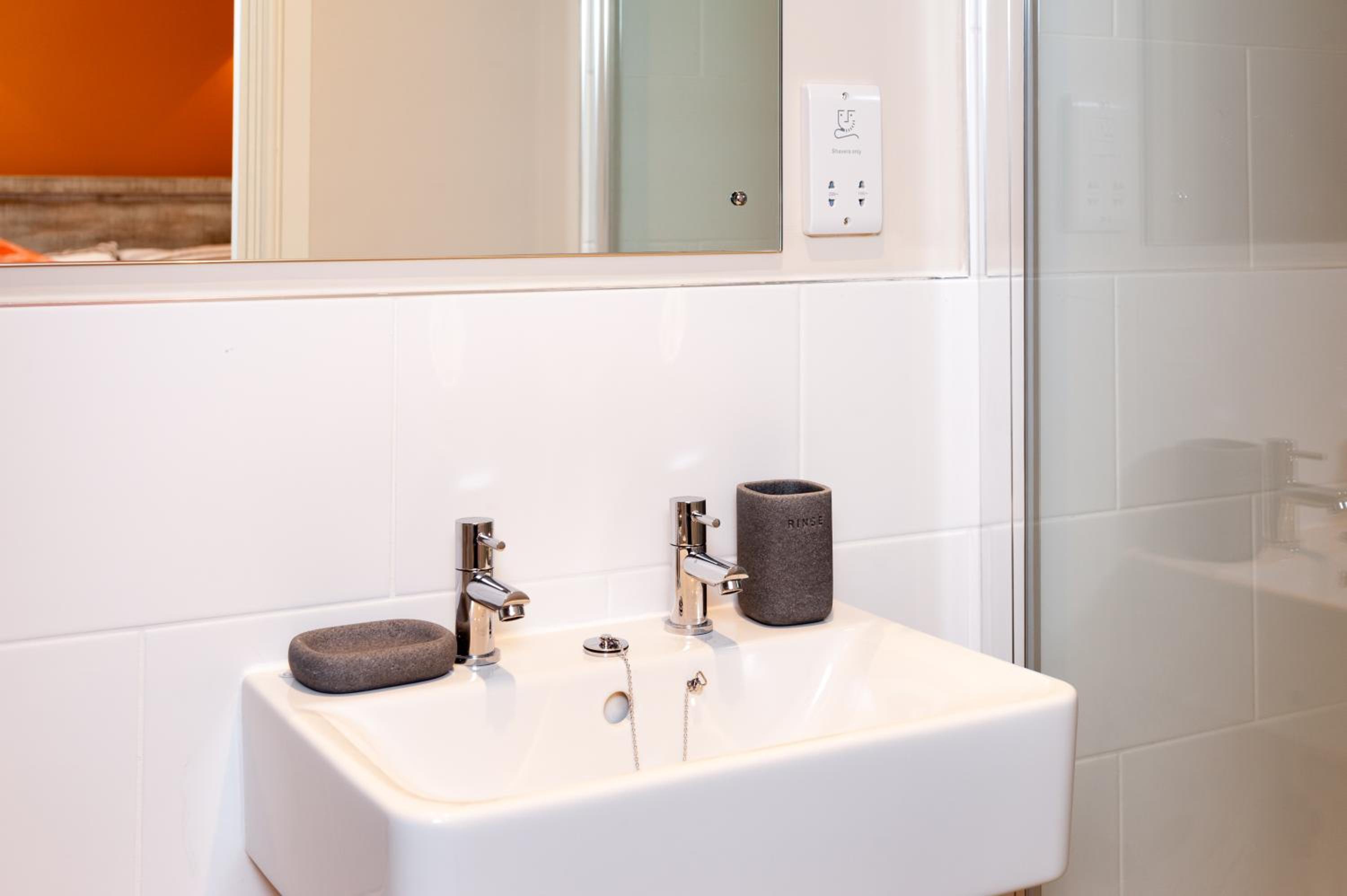 Devizes Vacations - The Pelican Inn - Property Image 3