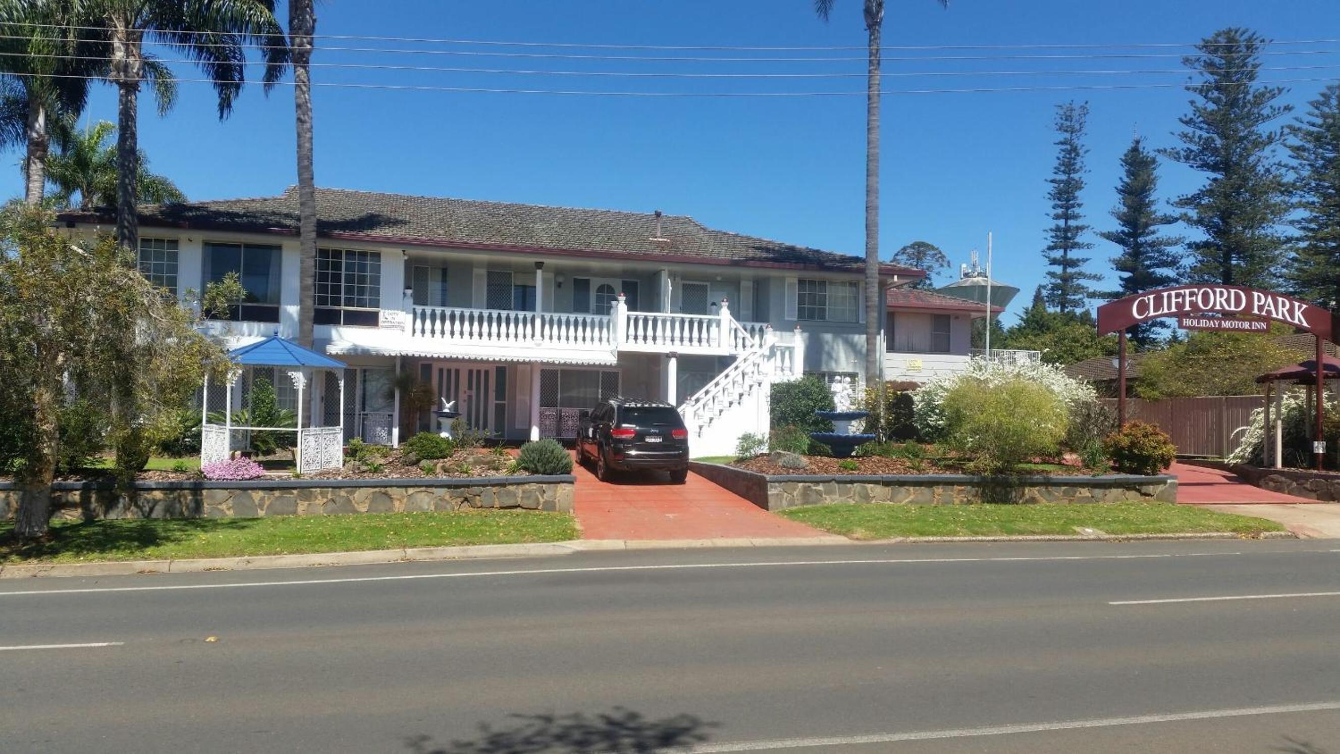 Clifford Park Motor Inn