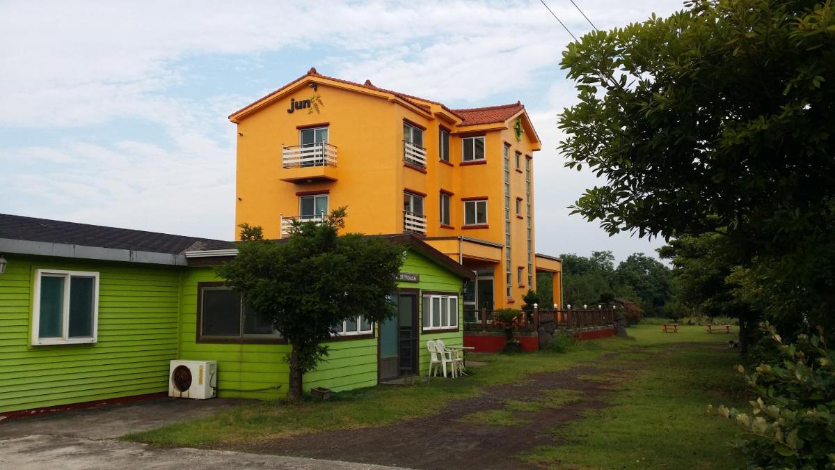 Jun House