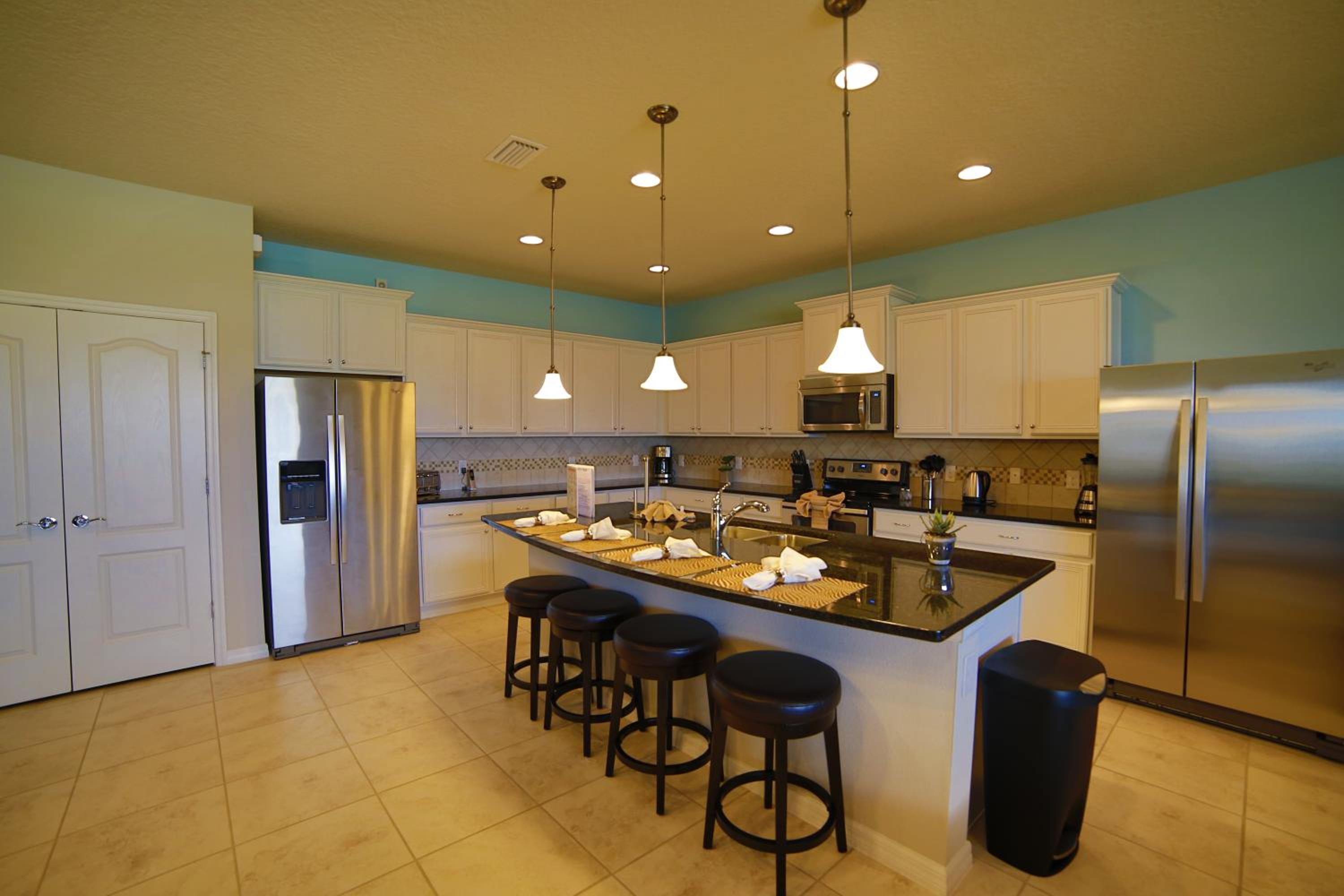 Brand new 9 bedroom luxury villa near Disney Sleeps 22 view 5