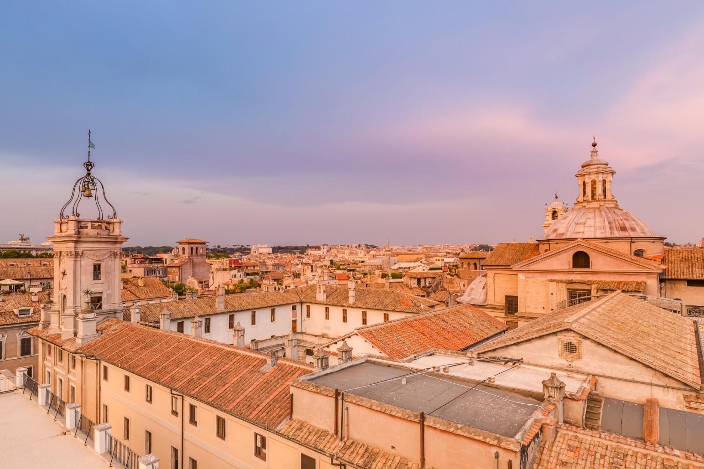 Navona Queen Rooftop