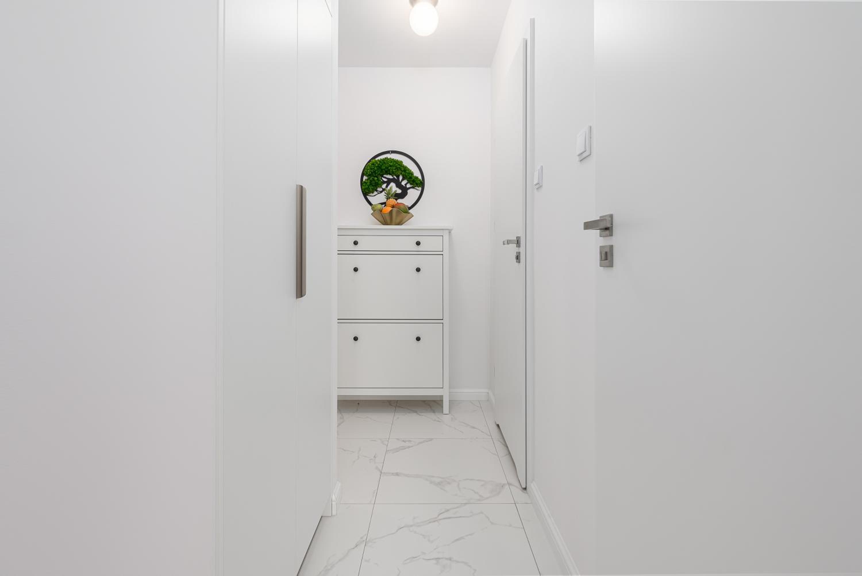 Lumina spacious 3-room apartment with balcony
