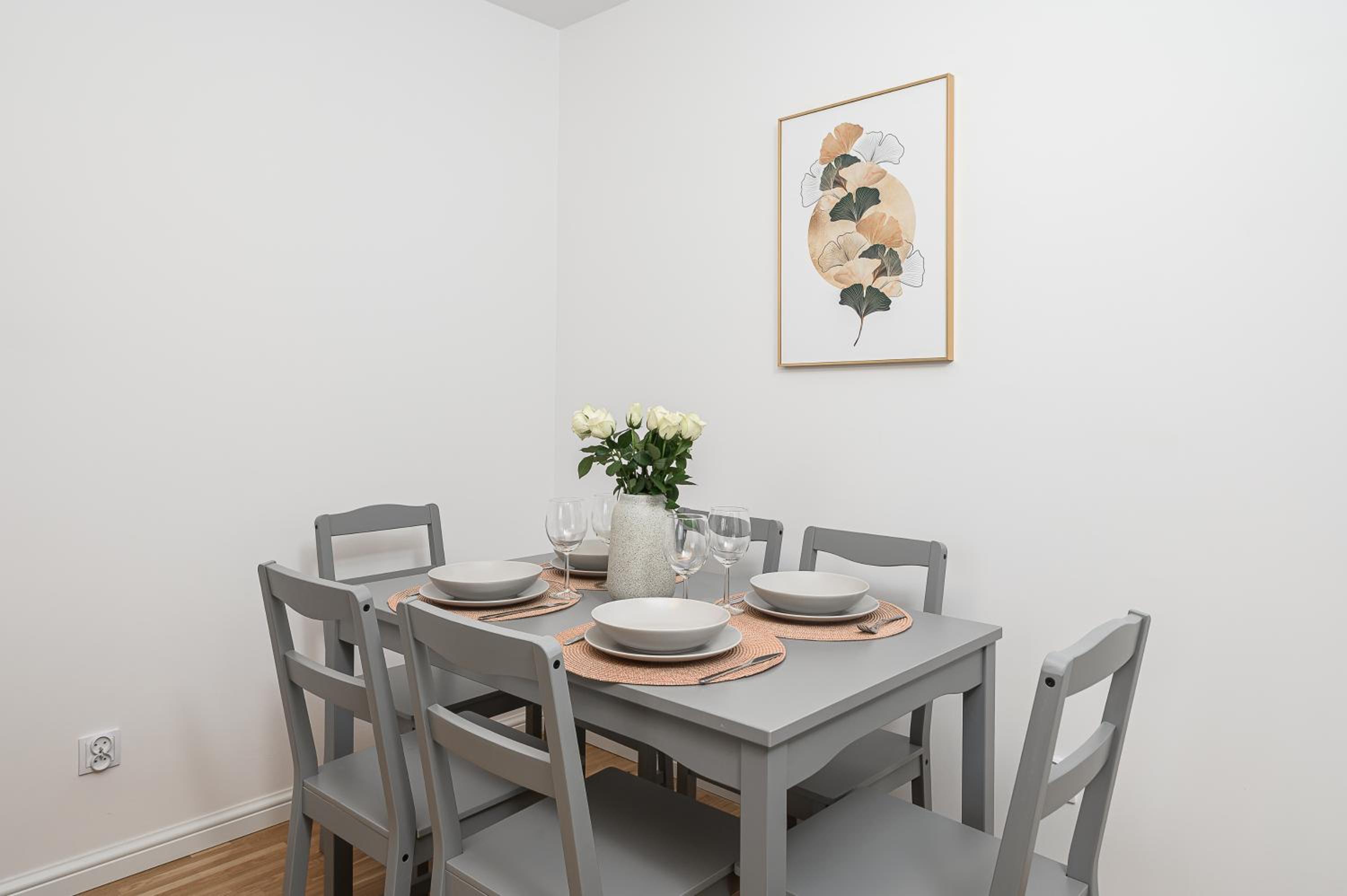 Lumina spacious 3-room apartment with balcony