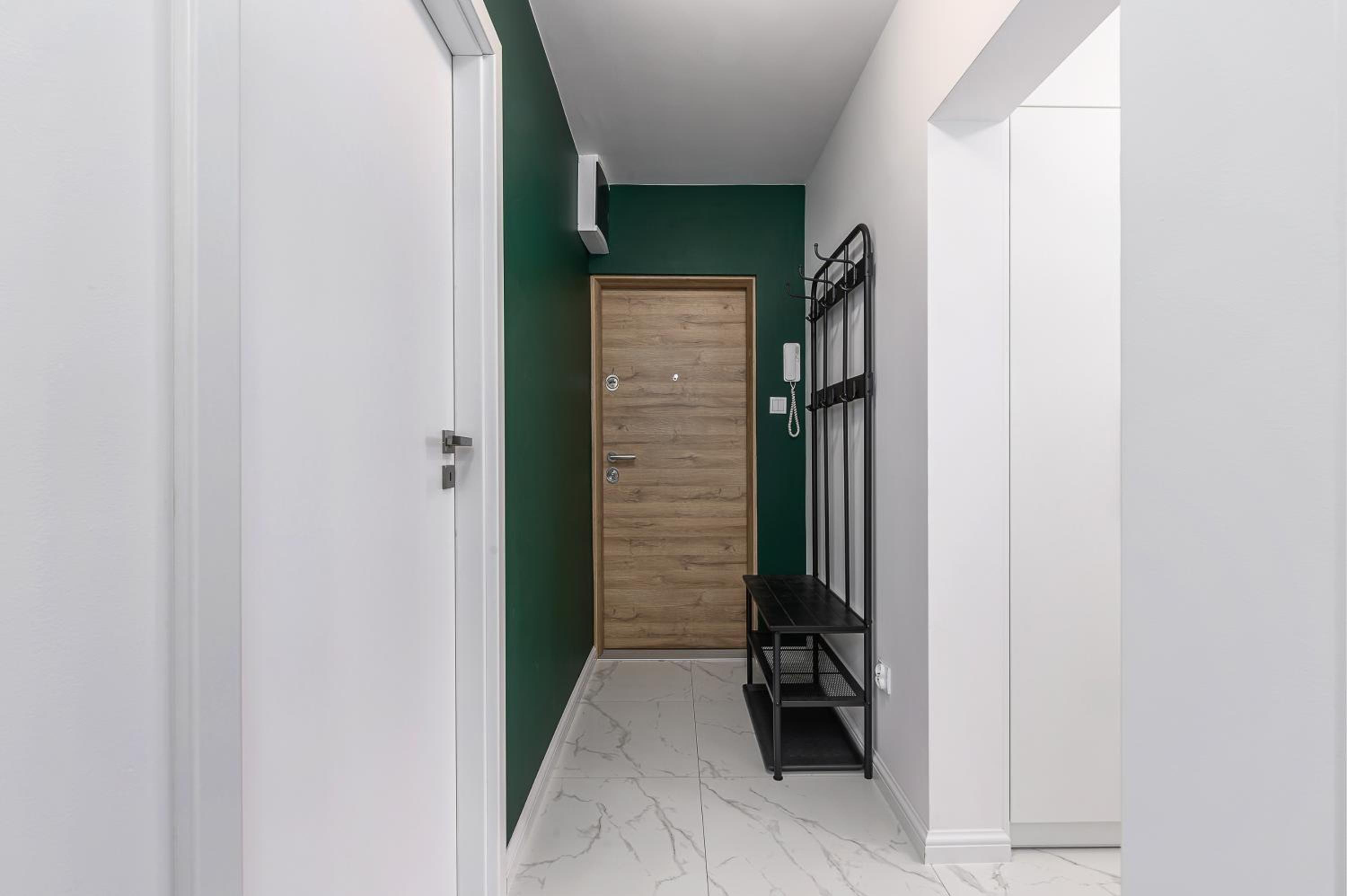 Lumina spacious 3-room apartment with balcony
