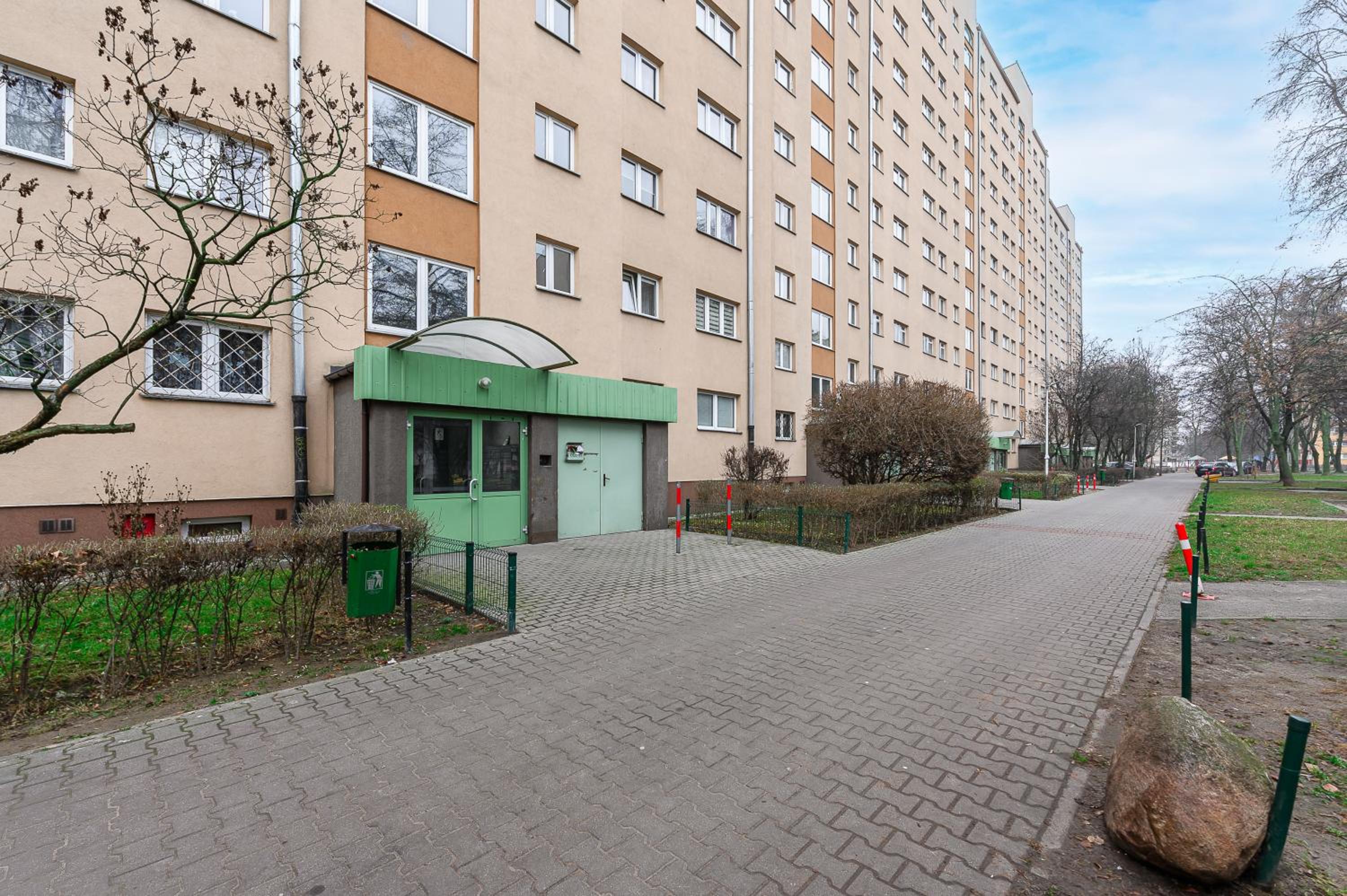Lumina spacious 3-room apartment with balcony