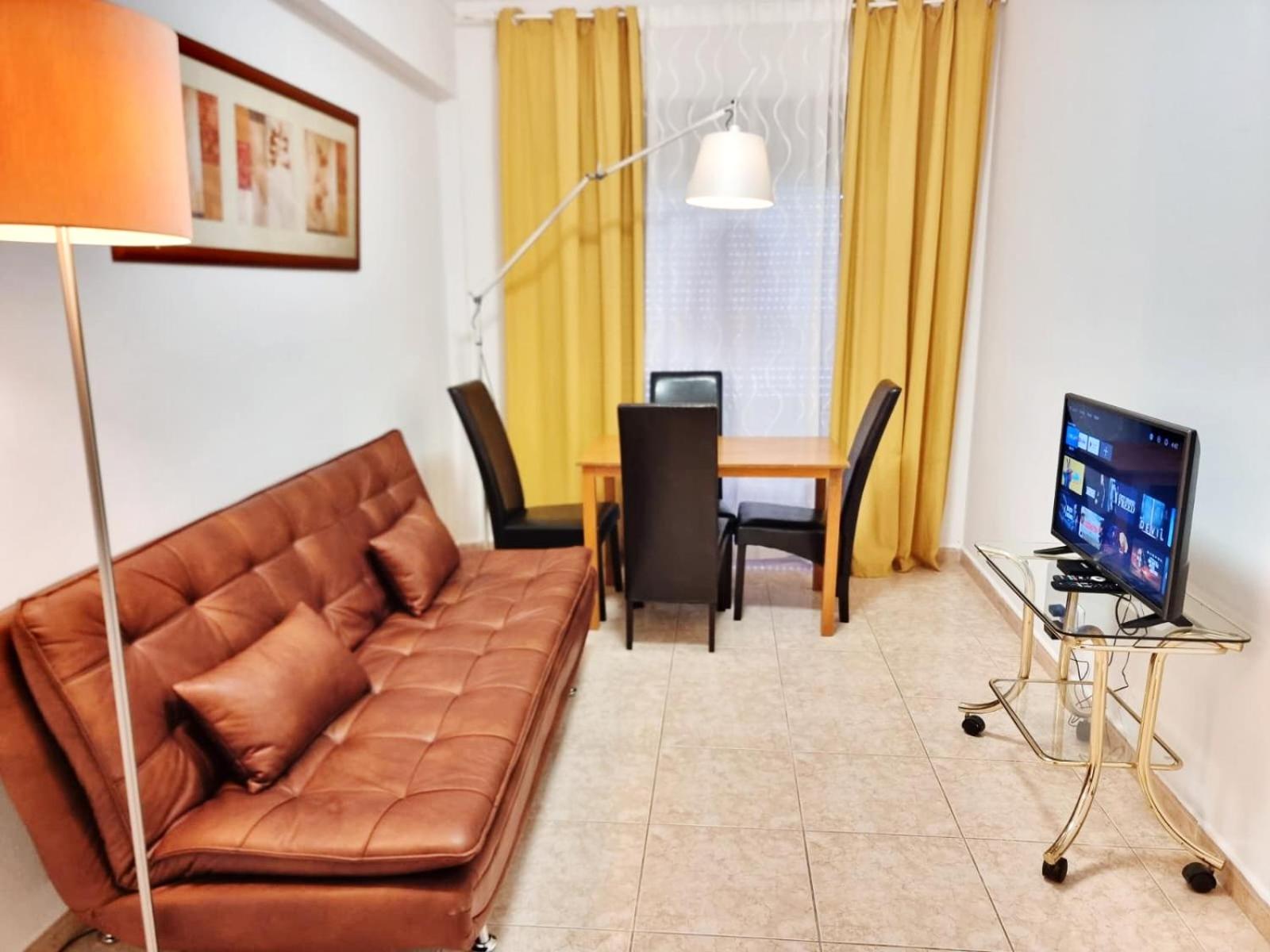 Happy House - Central Apartment