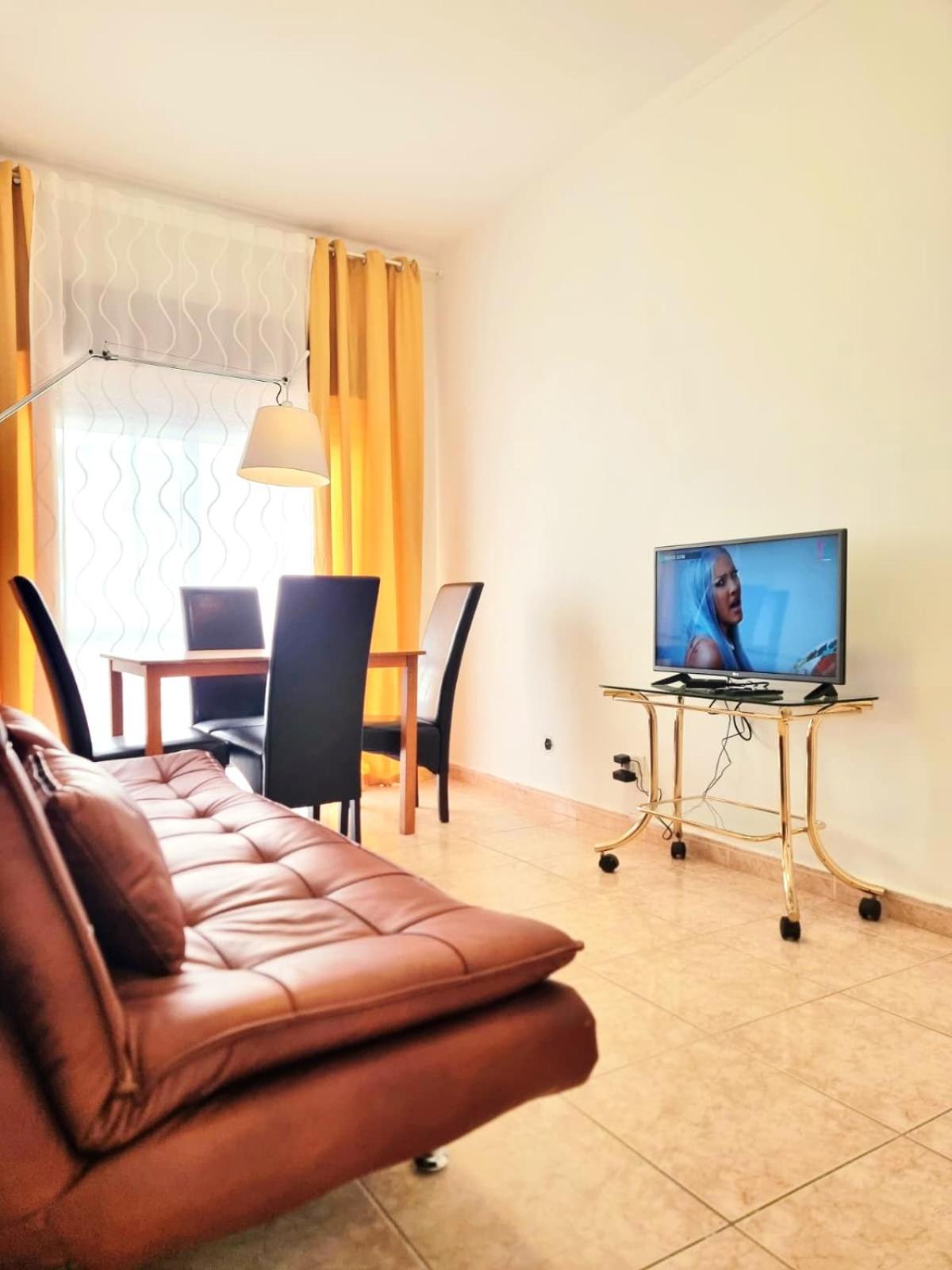 Happy House - Central Apartment