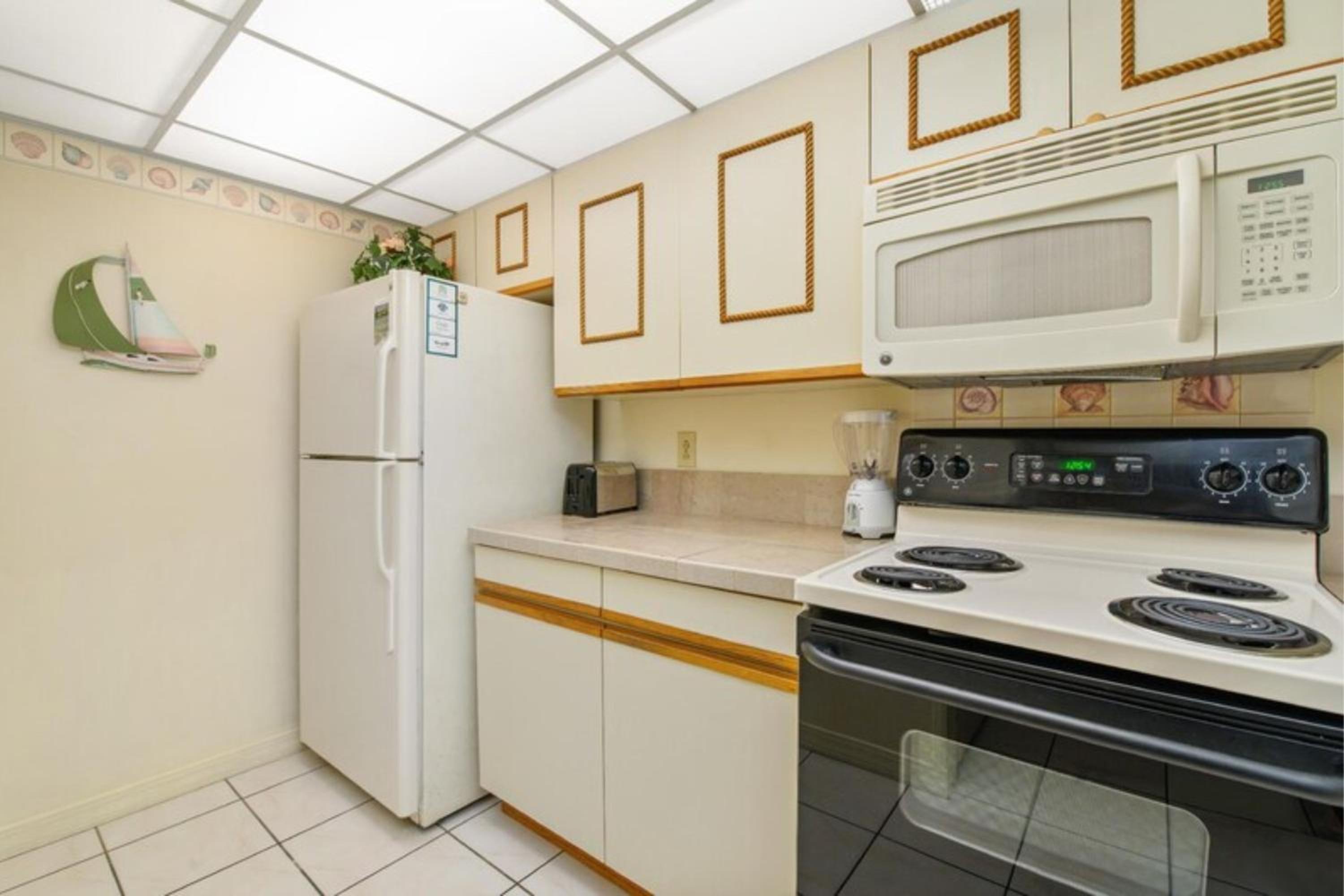 Billie Jean’s Bungalow! Cozy Edgewater Condo w/ Resort Amenities, Sleeps 6