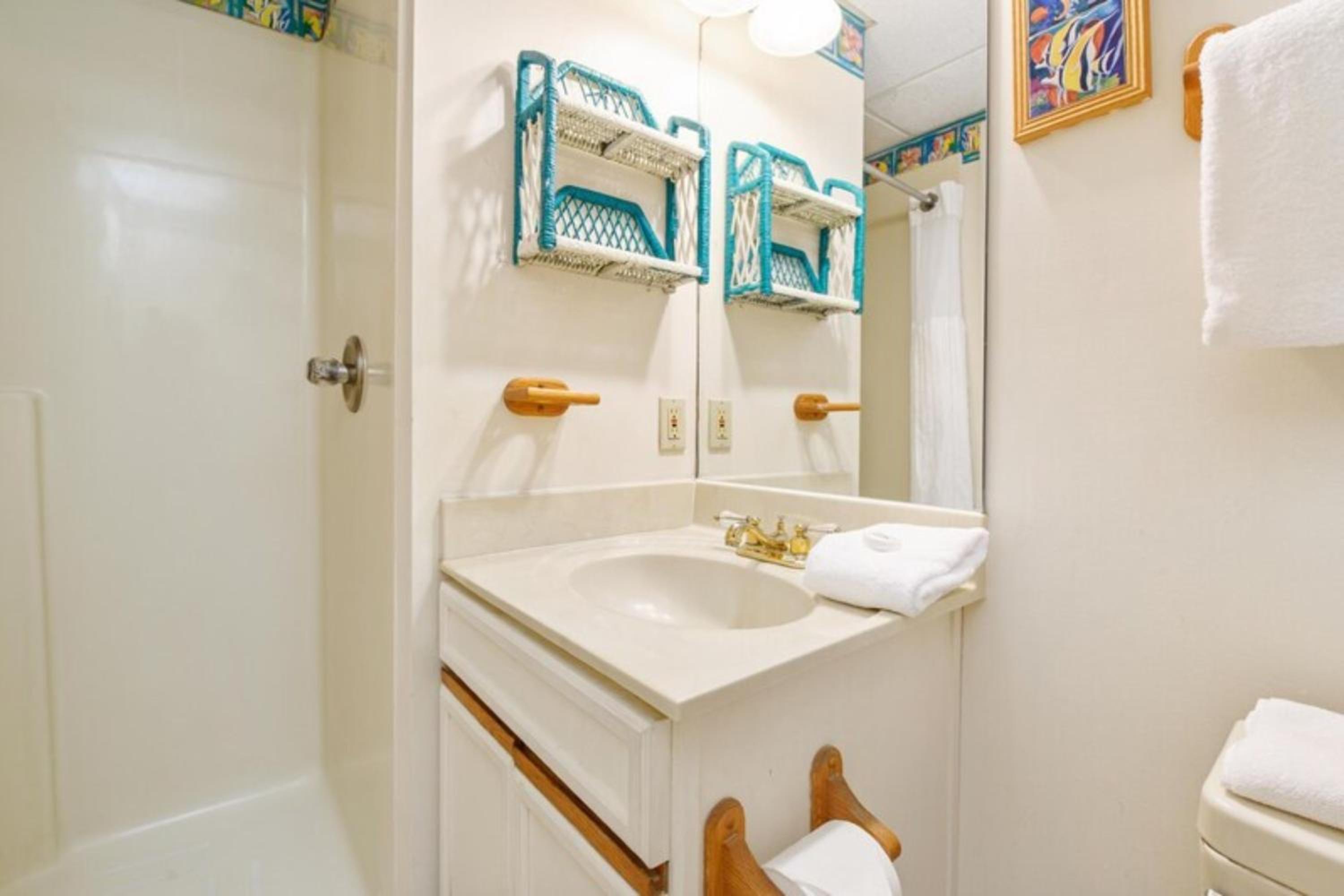 Billie Jean’s Bungalow! Cozy Edgewater Condo w/ Resort Amenities, Sleeps 6