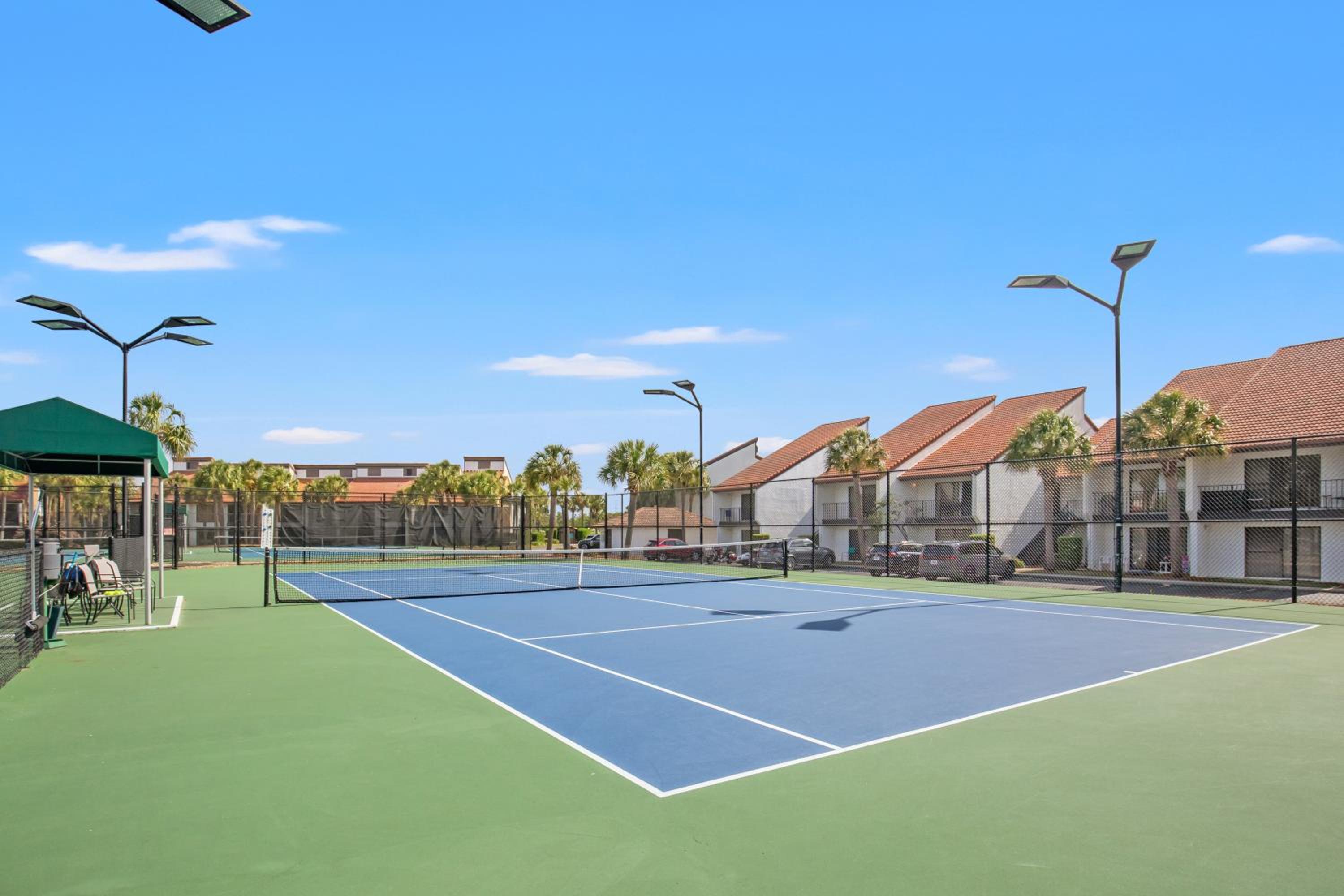 Billie Jean’s Bungalow! Cozy Edgewater Condo w/ Resort Amenities, Sleeps 6