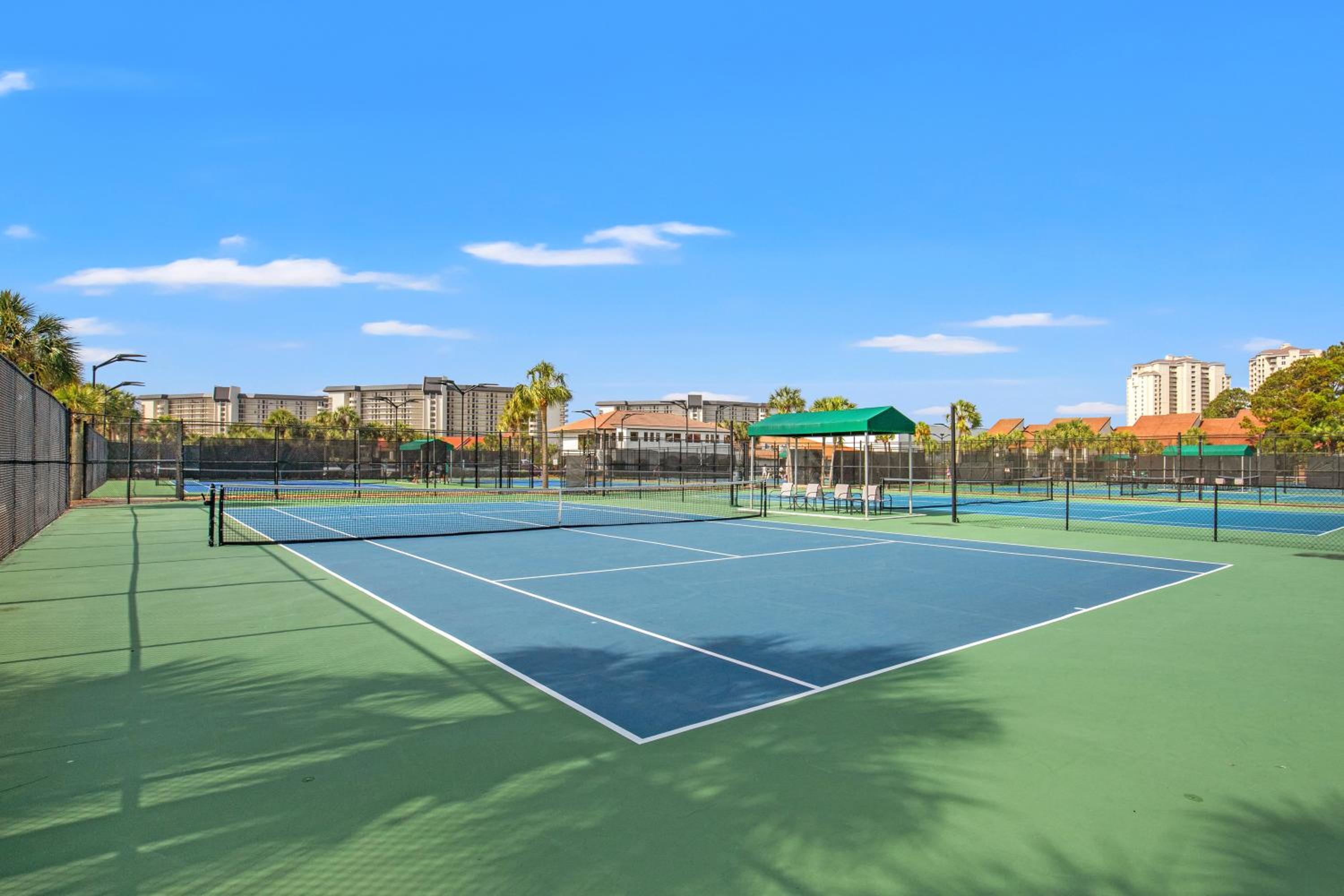 Billie Jean’s Bungalow! Cozy Edgewater Condo w/ Resort Amenities, Sleeps 6