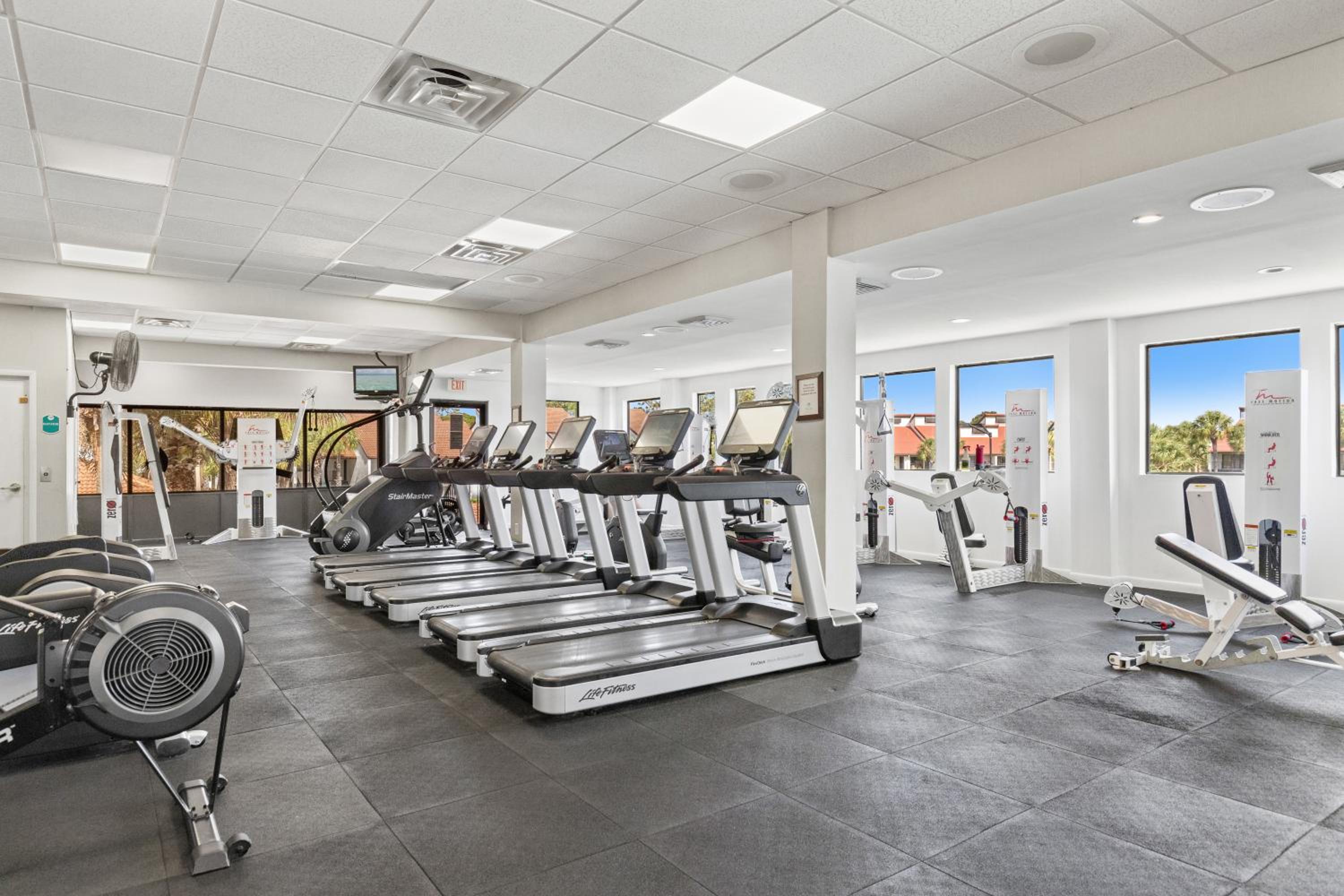 Billie Jean’s Bungalow! Cozy Edgewater Condo w/ Resort Amenities, Sleeps 6