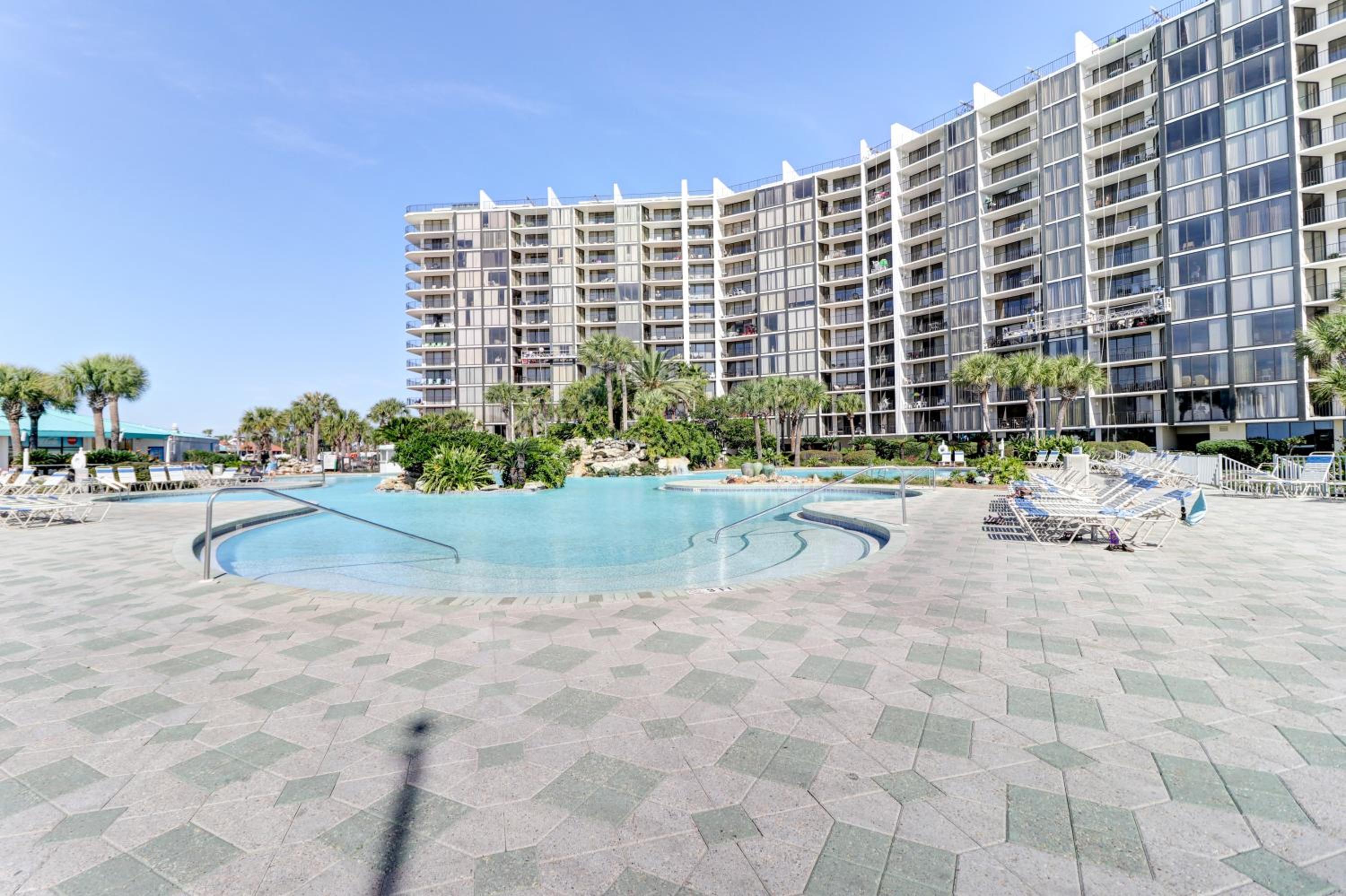 Billie Jean’s Bungalow! Cozy Edgewater Condo w/ Resort Amenities, Sleeps 6