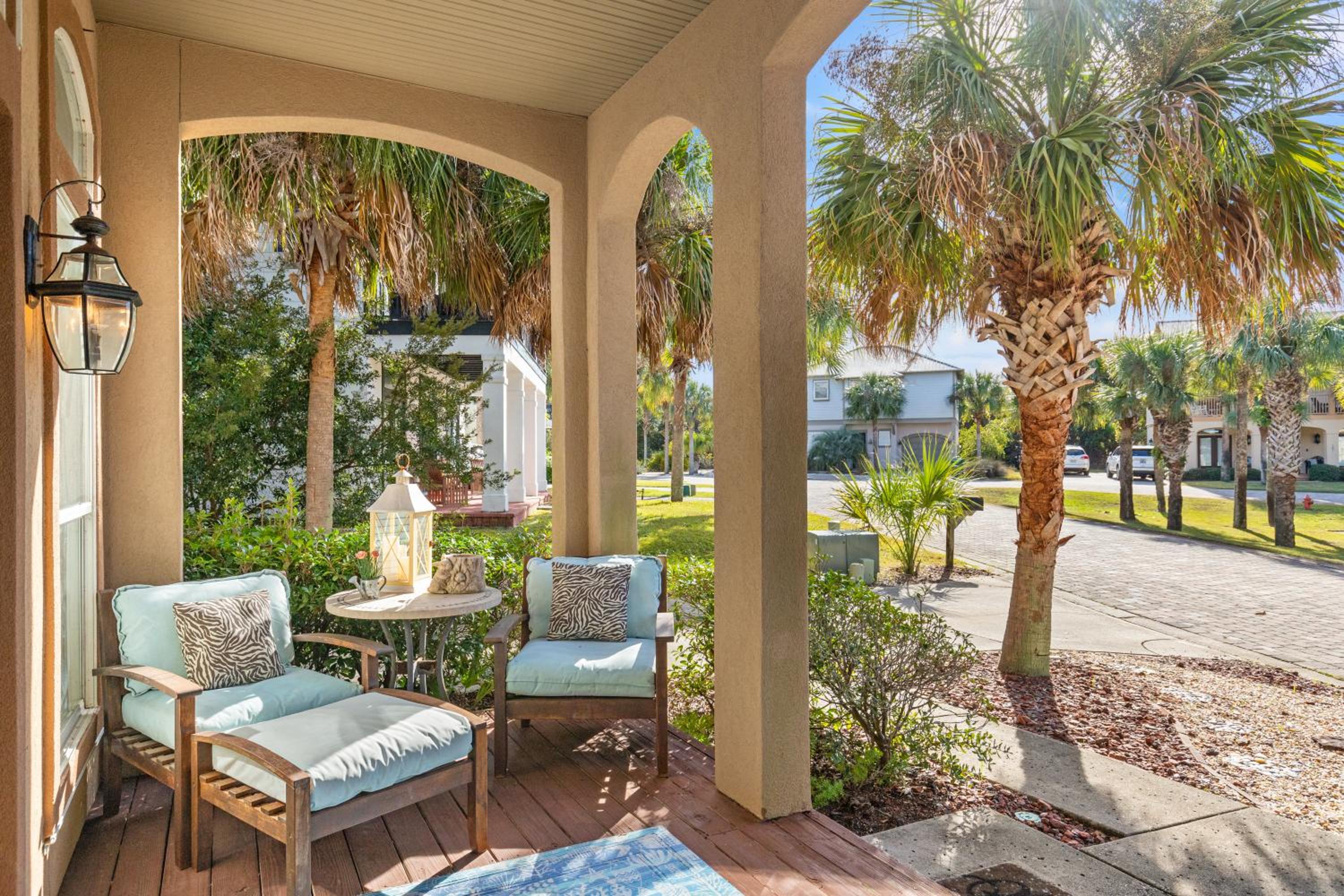 Sunset Cove: Charming 3BR/3BA Beach House Sleeps 8 with Sunsets & Serenity