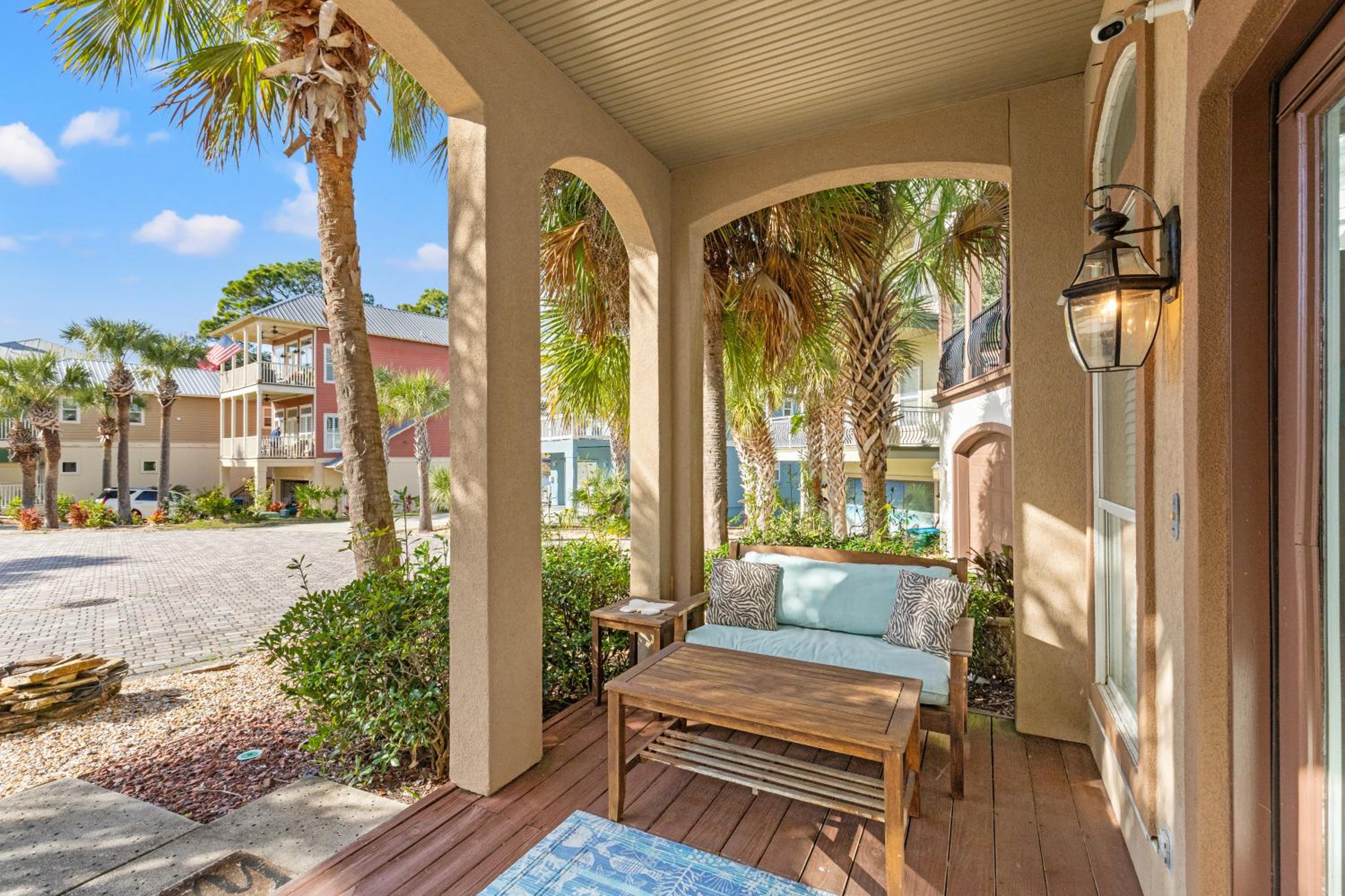 Sunset Cove: Charming 3BR/3BA Beach House Sleeps 8 with Sunsets & Serenity