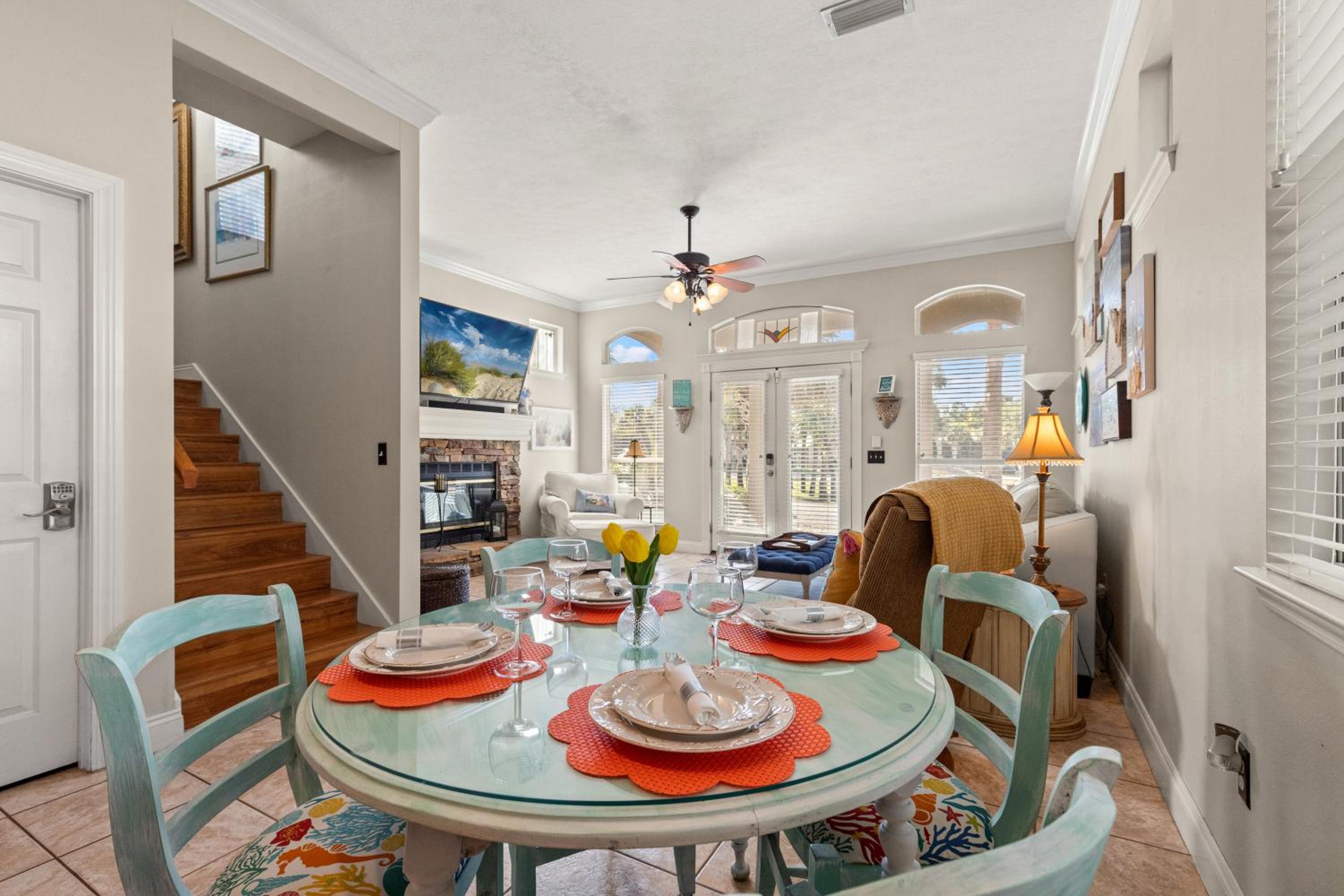 Sunset Cove: Charming 3BR/3BA Beach House Sleeps 8 with Sunsets & Serenity
