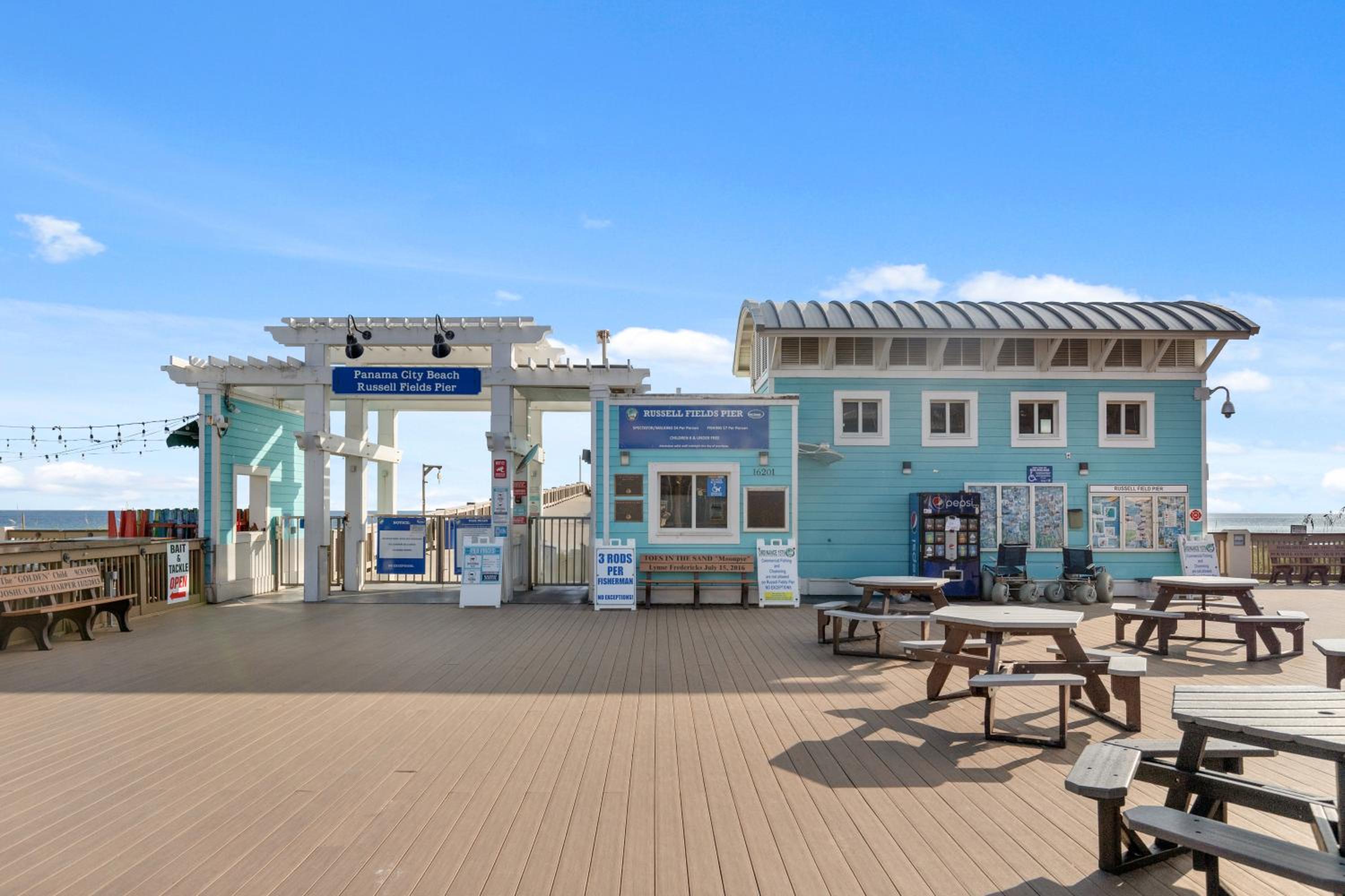 Sunset Cove: Charming 3BR/3BA Beach House Sleeps 8 with Sunsets & Serenity