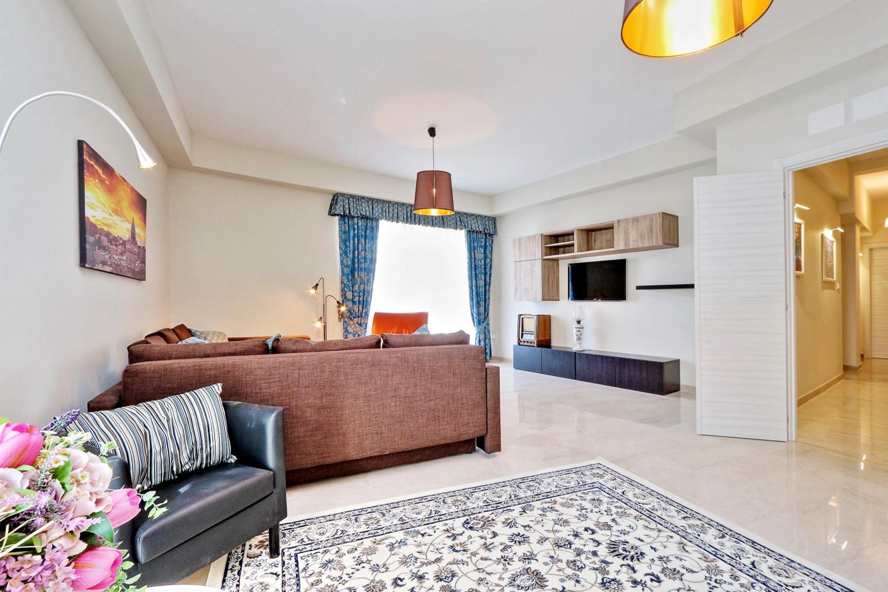 Oksana's Bernadette Apartment