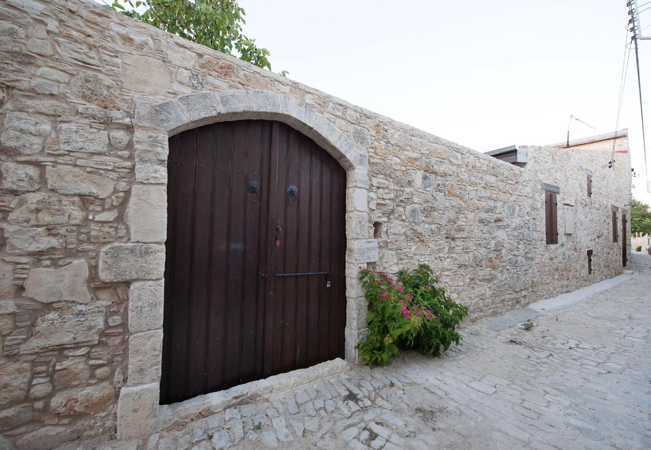 Oinoessa Traditional Boutique Guest Houses