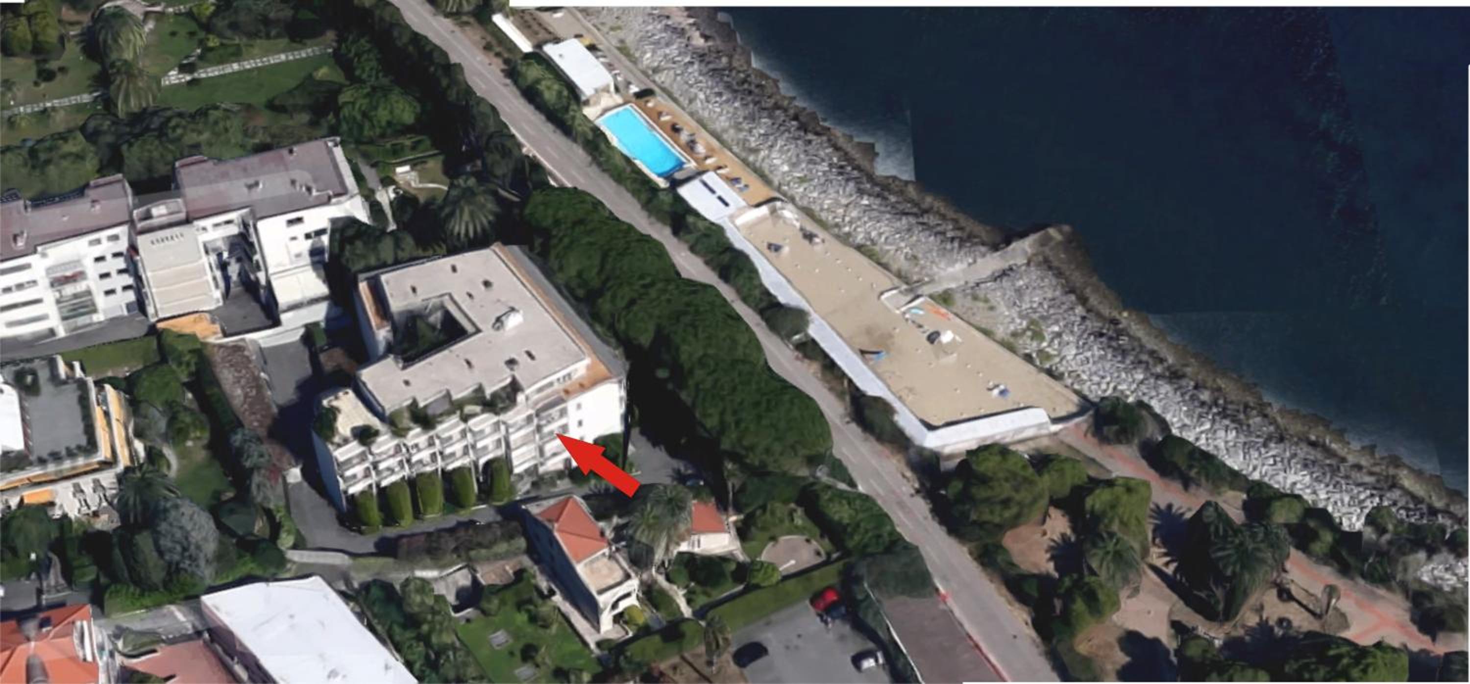 Tirrenia beach house - sea front with private beach view 4