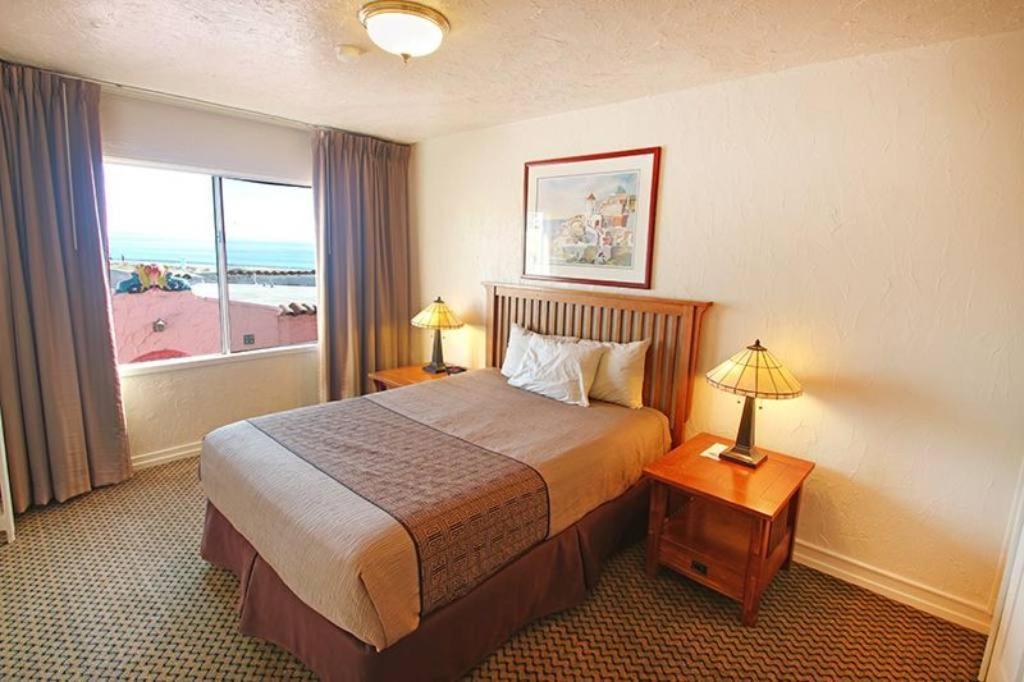 Capitola Venetian Hotel 98